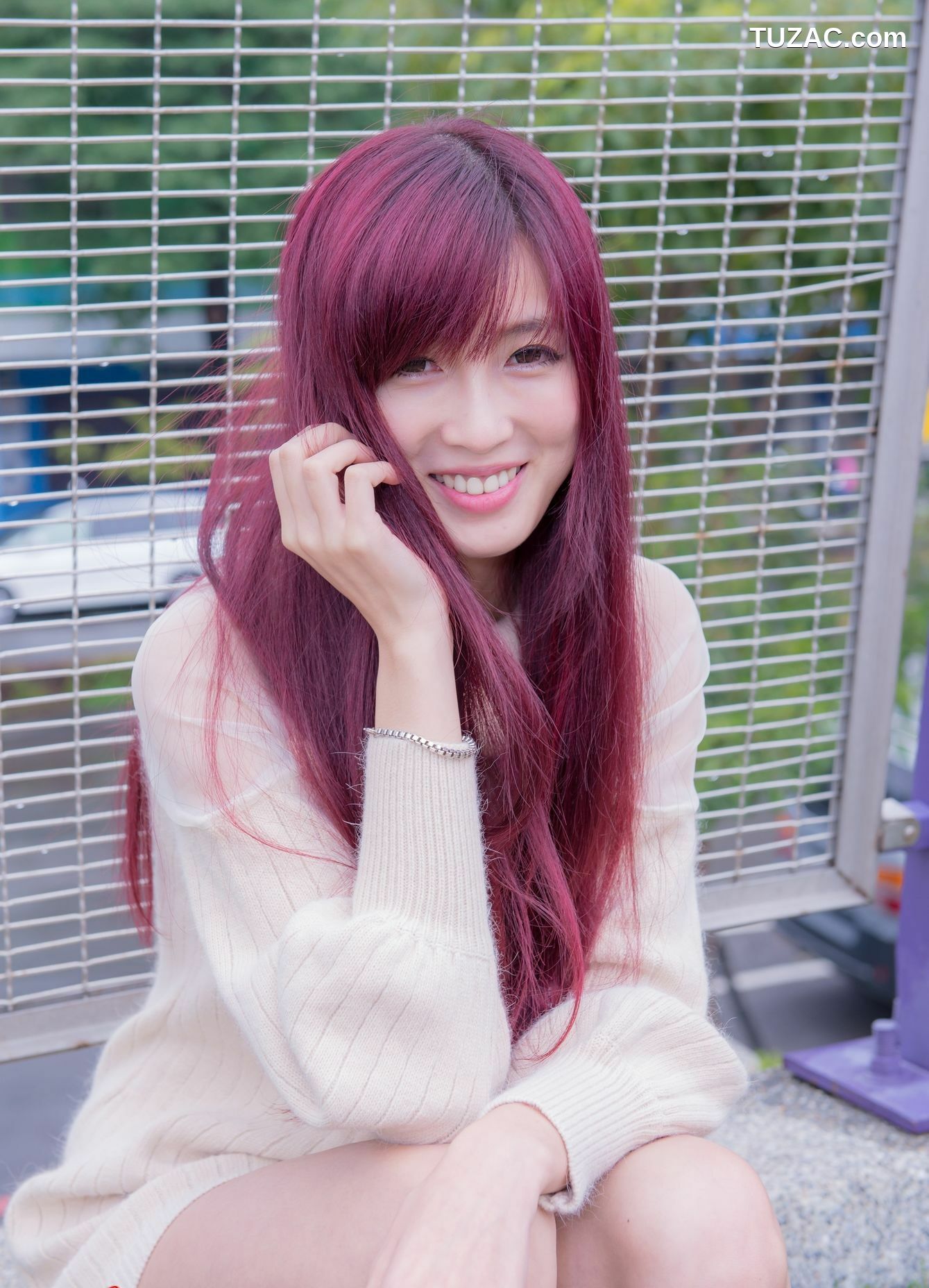 台湾正妹_Kila晶晶/廖挺伶《针织衫套裙街拍》写真集