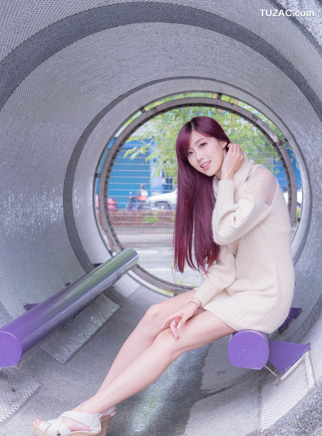 台湾正妹_Kila晶晶/廖挺伶《针织衫套裙街拍》写真集