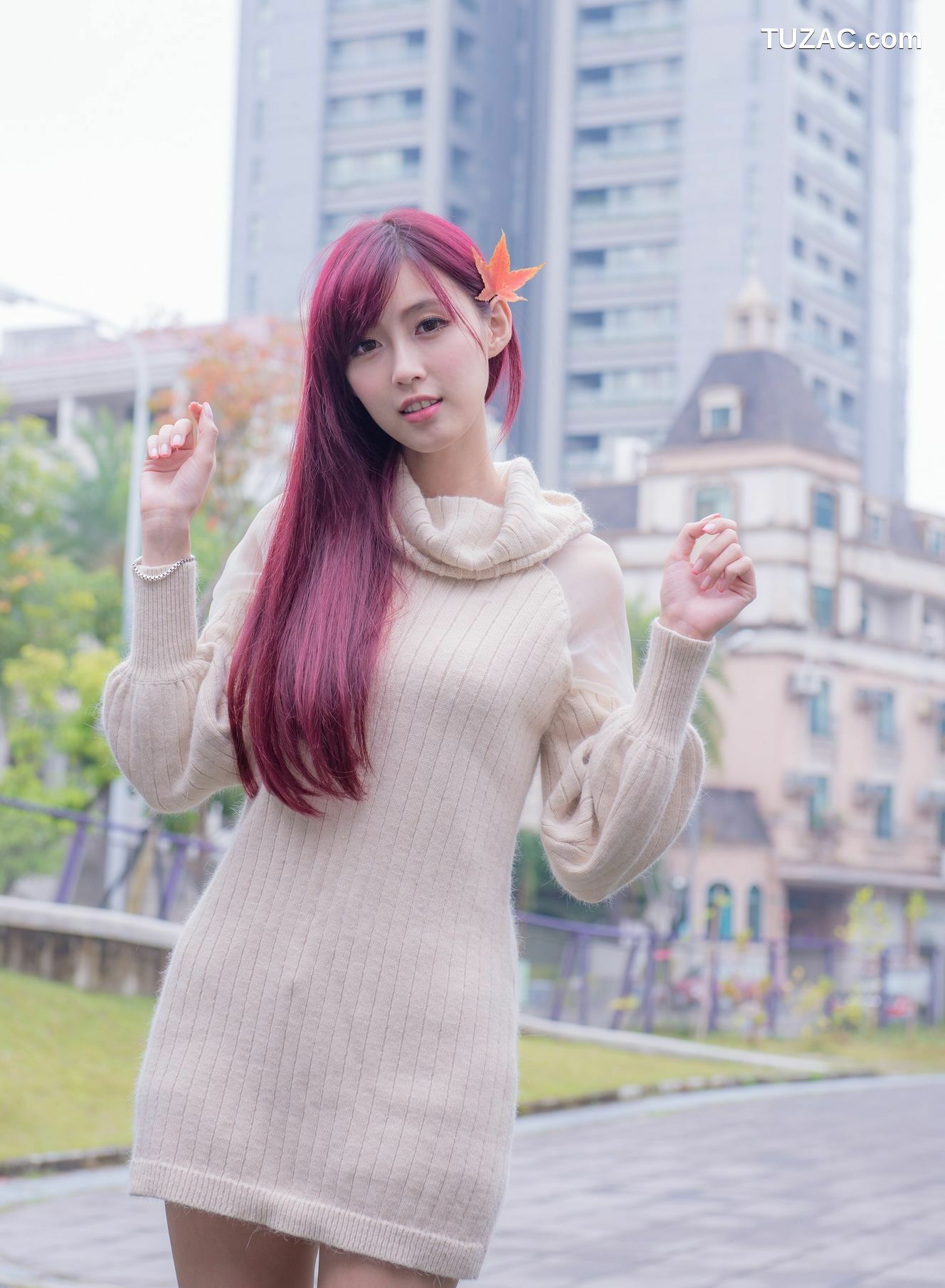 台湾正妹_Kila晶晶/廖挺伶《针织衫套裙街拍》写真集