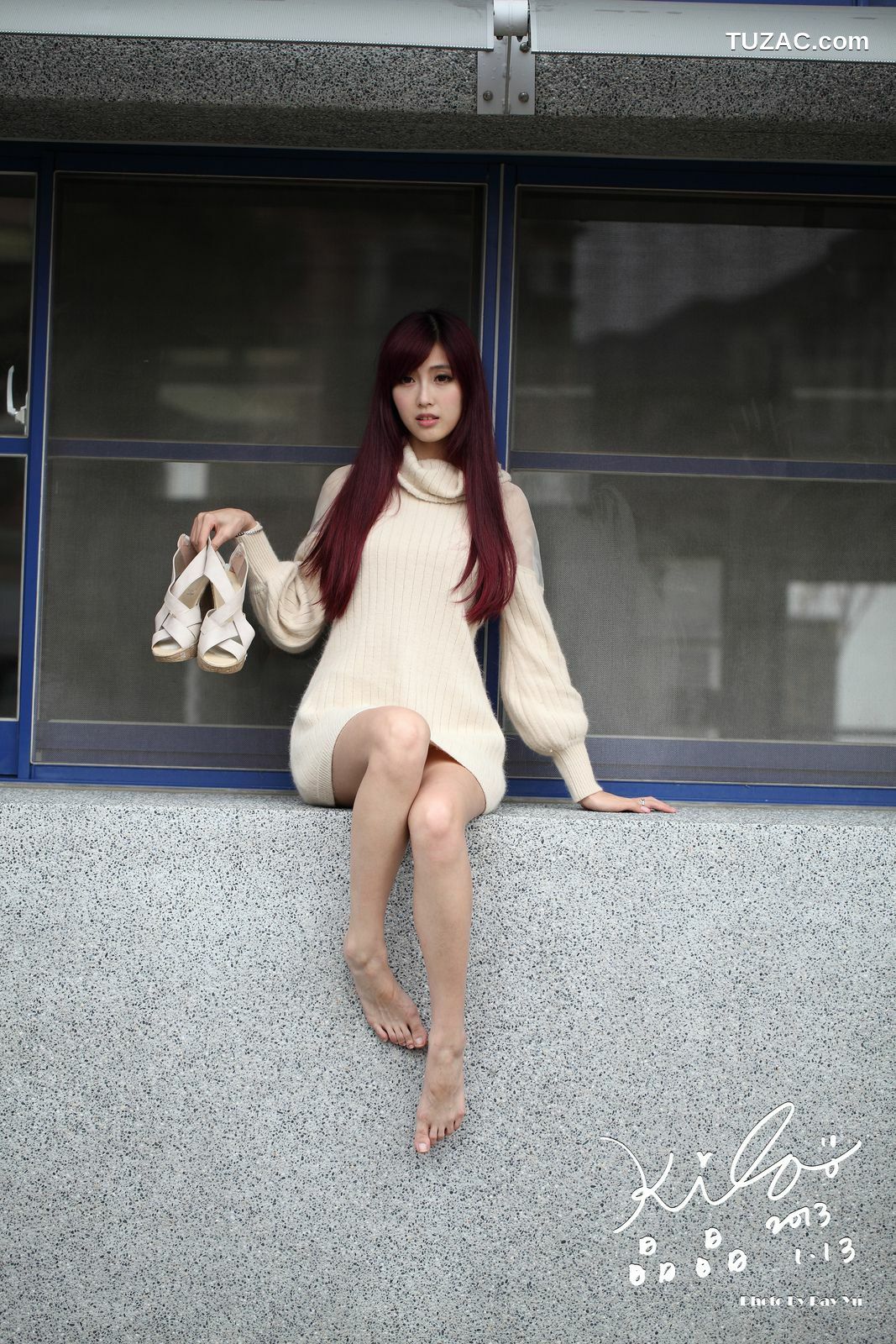 台湾正妹_Kila晶晶/廖挺伶《针织衫套裙街拍》写真集
