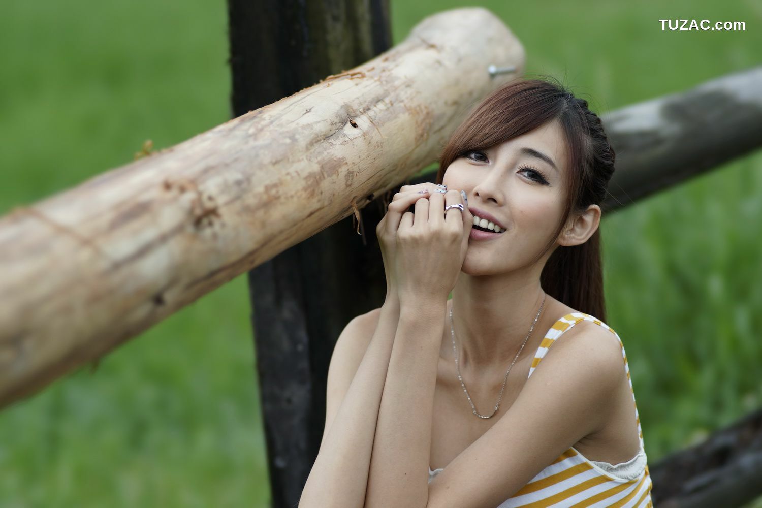 台湾正妹_Kila晶晶/金允乔《校园美拍系列图片》写真合集