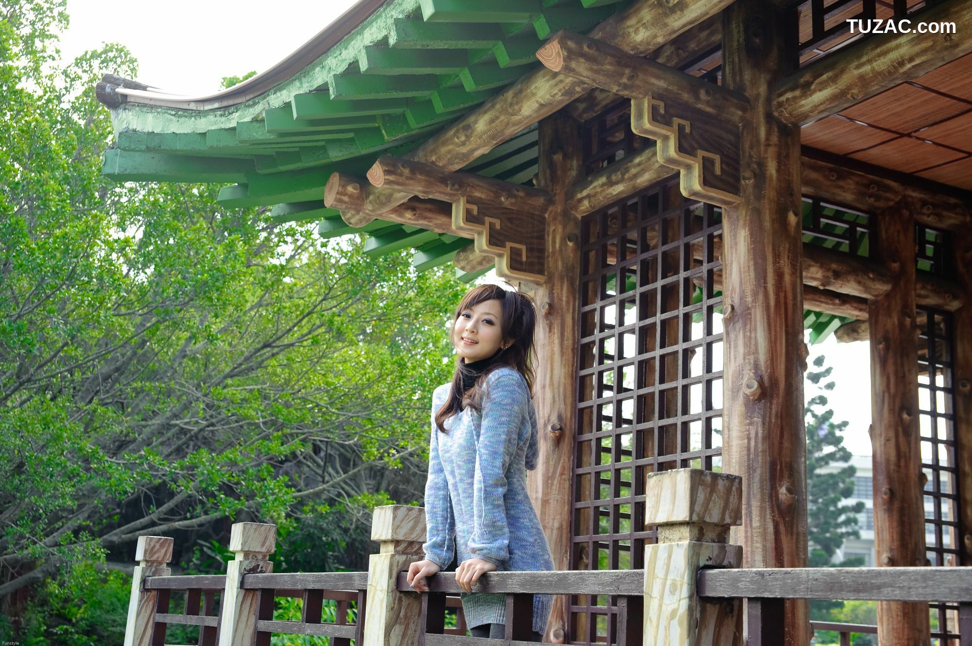 台湾正妹_Mikako/果子MM《雙溪公園+原住民公園外拍》第II部 写真集