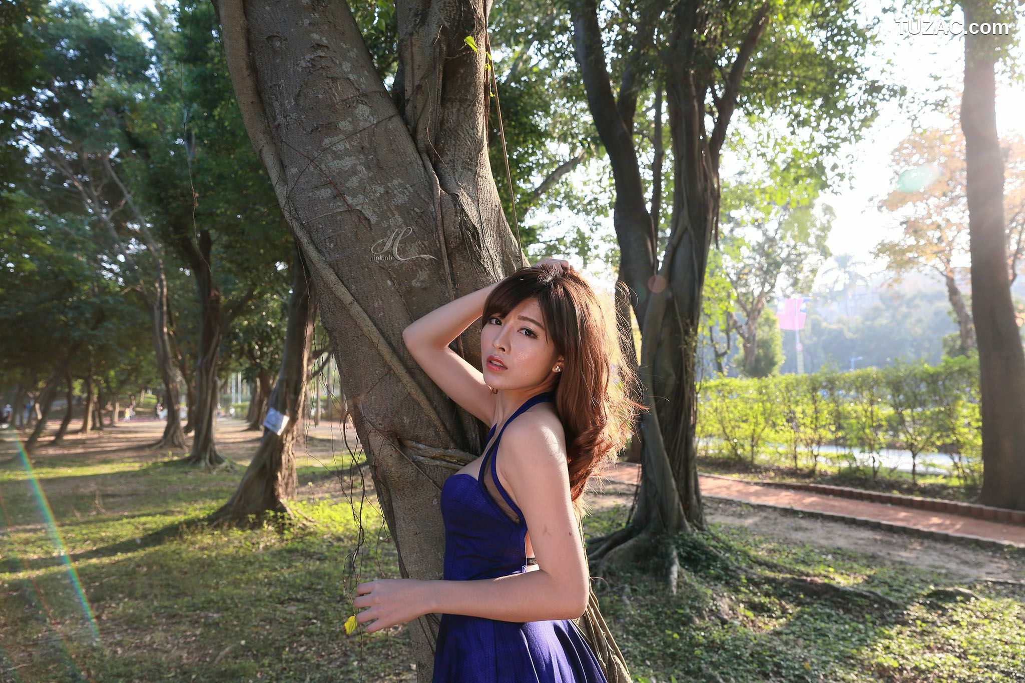 台湾正妹_冰山美人廖坎蒂《初夏公园外拍》写真集
