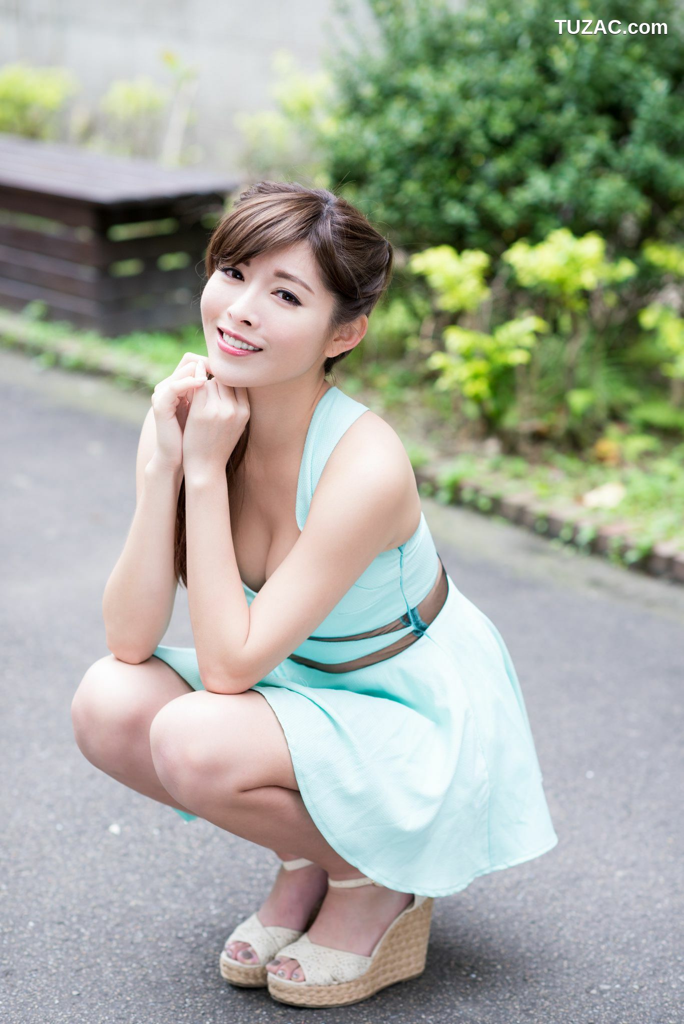 台湾正妹_冰山美人廖坎蒂《初夏公园外拍》写真集