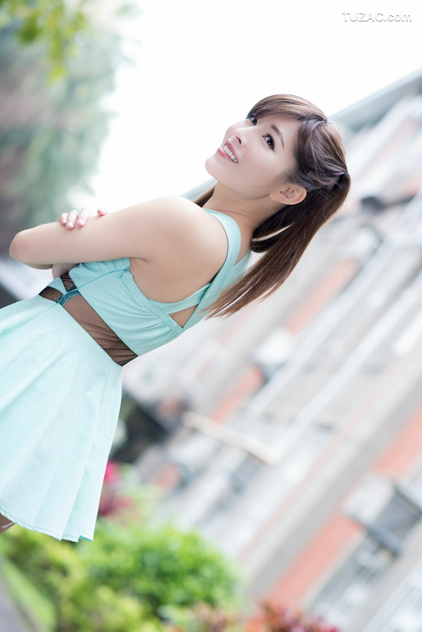 台湾正妹_冰山美人廖坎蒂《初夏公园外拍》写真集