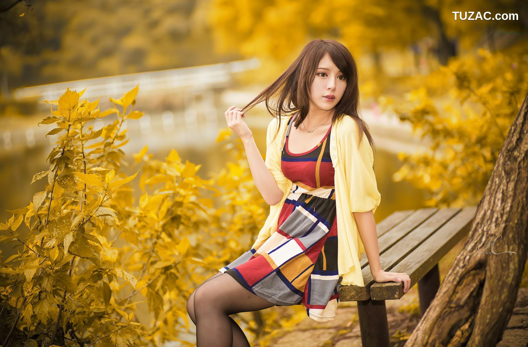 台湾正妹_台湾女神张齐郡JULIE《踏青》写真集
