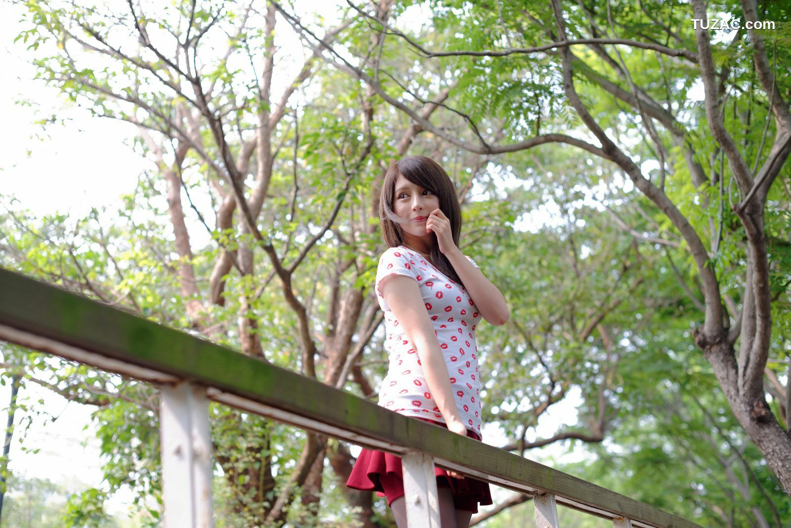 台湾正妹_台湾女神张齐郡JULIE《踏青》写真集