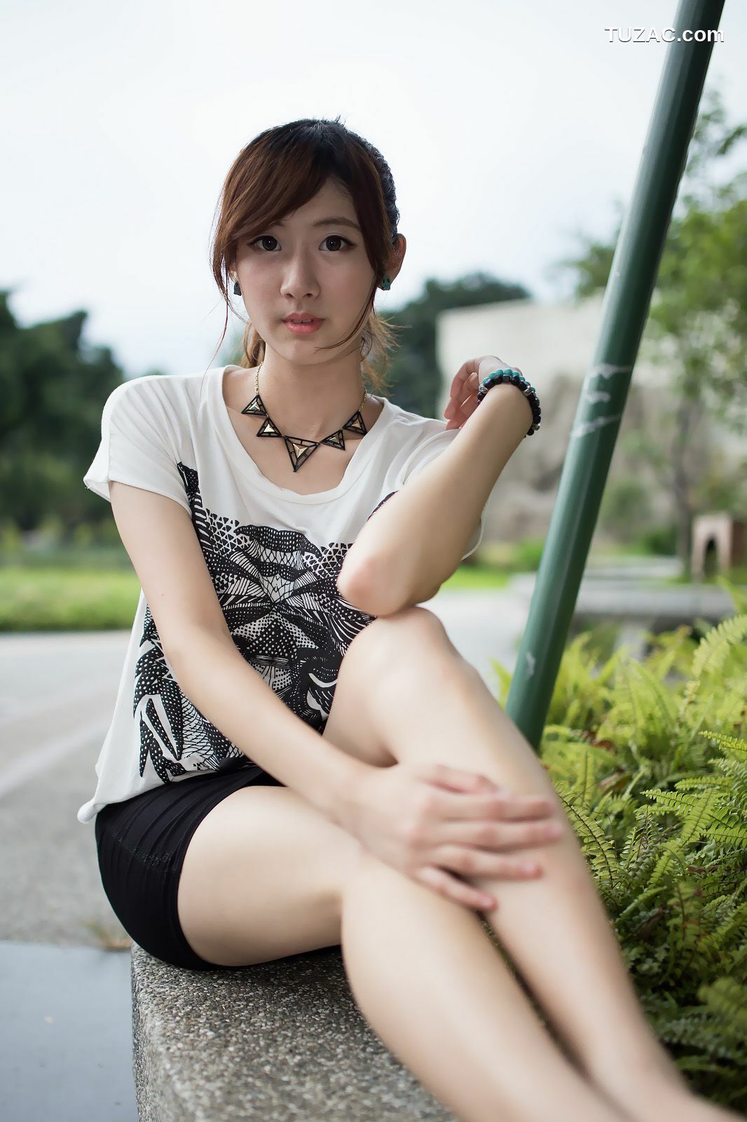 台湾正妹_台湾模特Queena/林茉晶《公园外拍》写真集