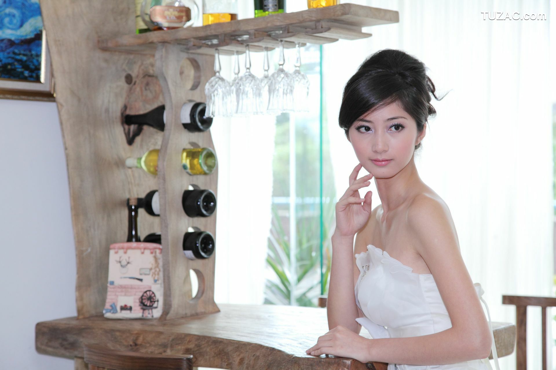 台湾正妹_台湾气质美女Emily《唯美白色婚纱》 写真集