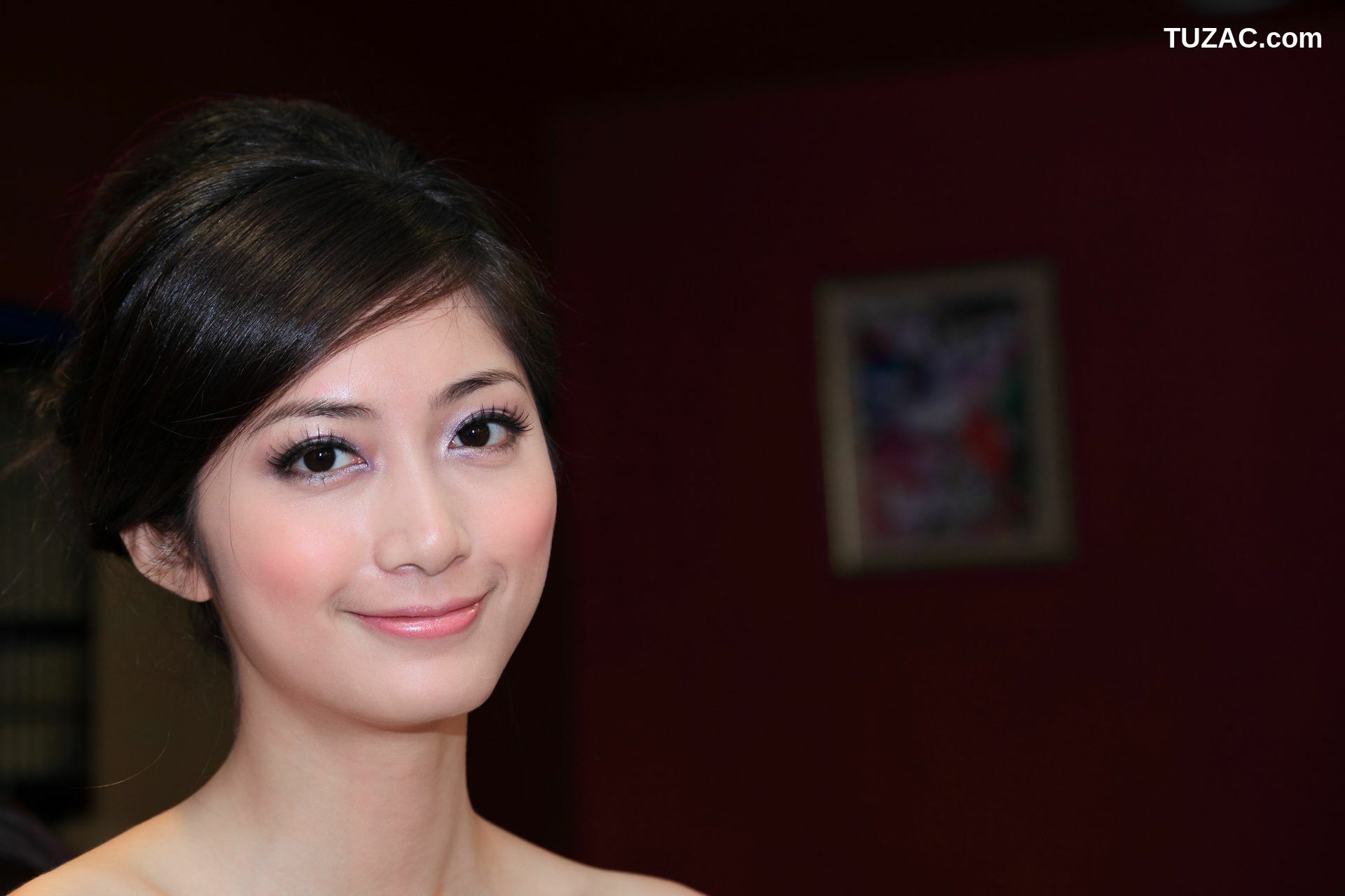 台湾正妹_台湾气质美女Emily《唯美白色婚纱》 写真集