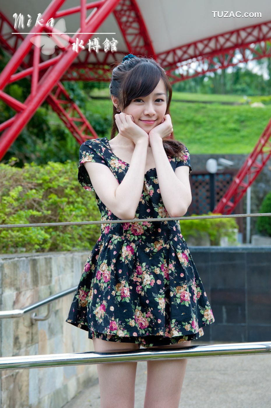 台湾正妹_台湾清纯正妹Mika《水博管街拍》写真集