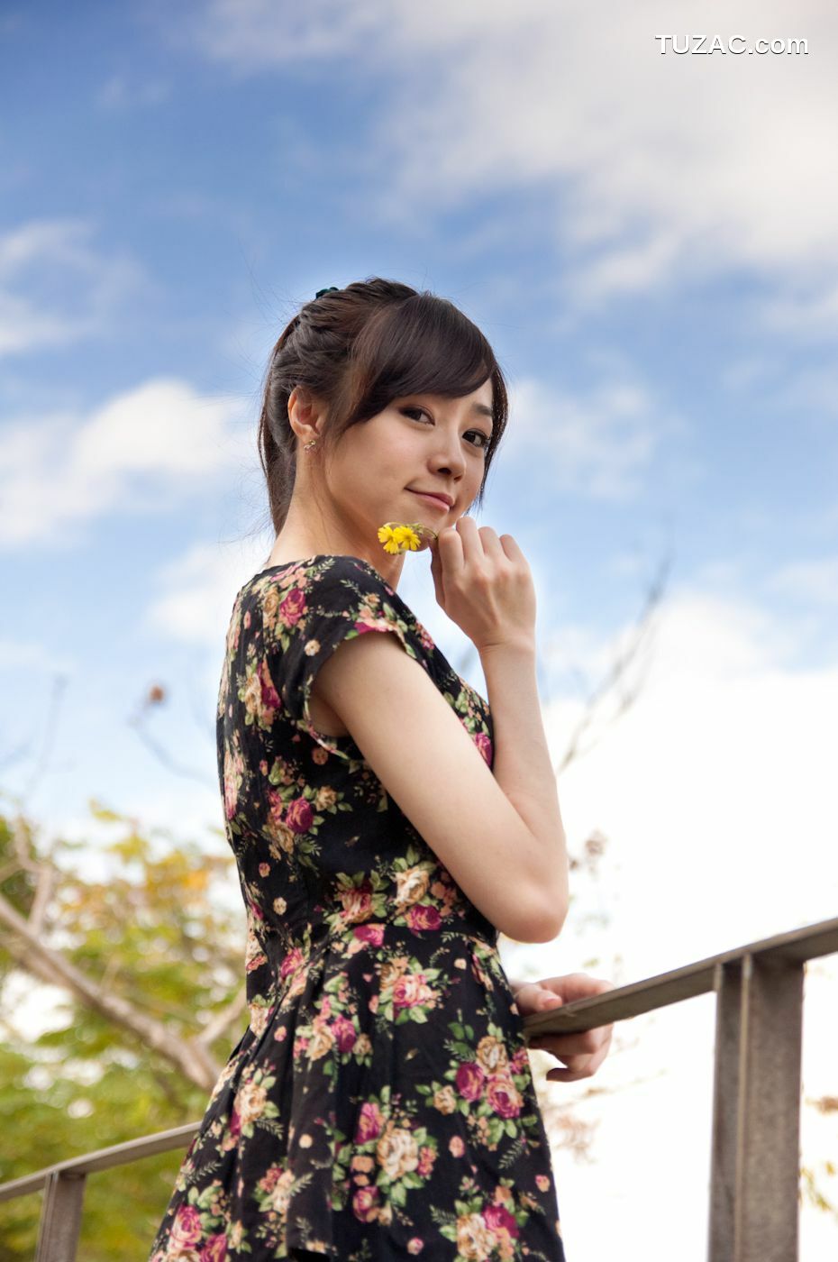 台湾正妹_台湾清纯正妹Mika《水博管街拍》写真集