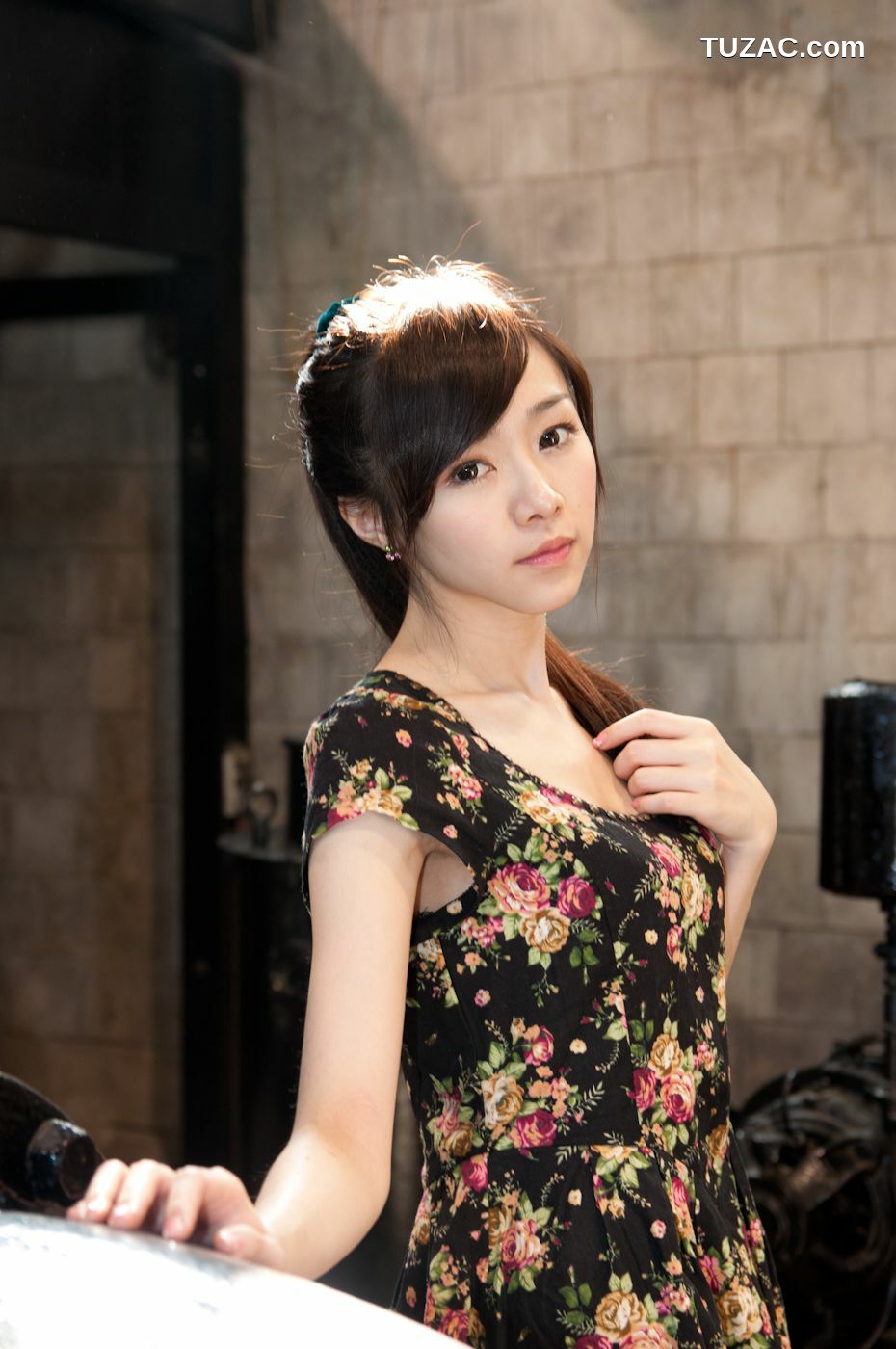 台湾正妹_台湾清纯正妹Mika《水博管街拍》写真集