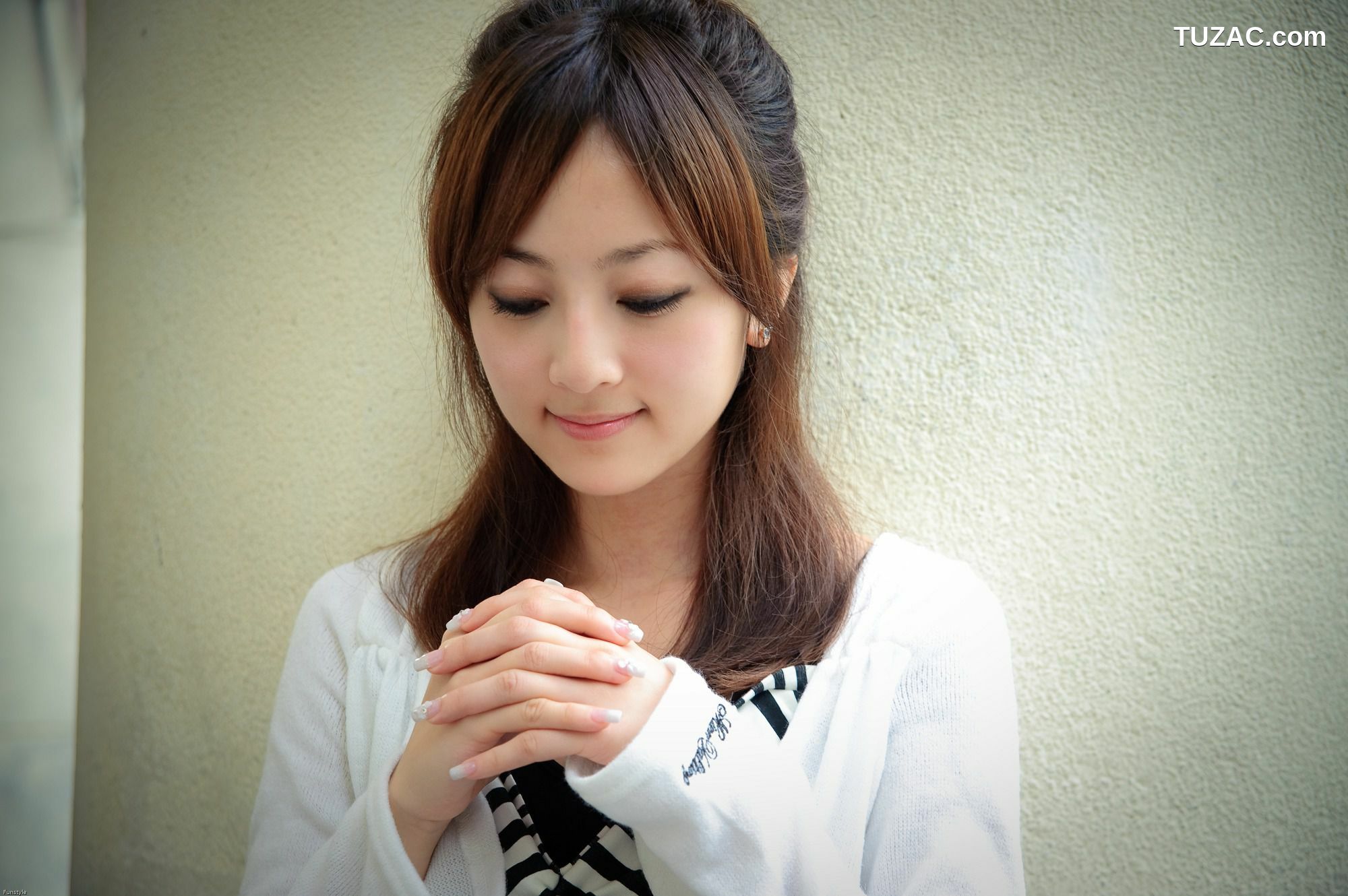 台湾正妹_台湾网络女神果子MM《華山藝文中心III +228公園》外拍写真集