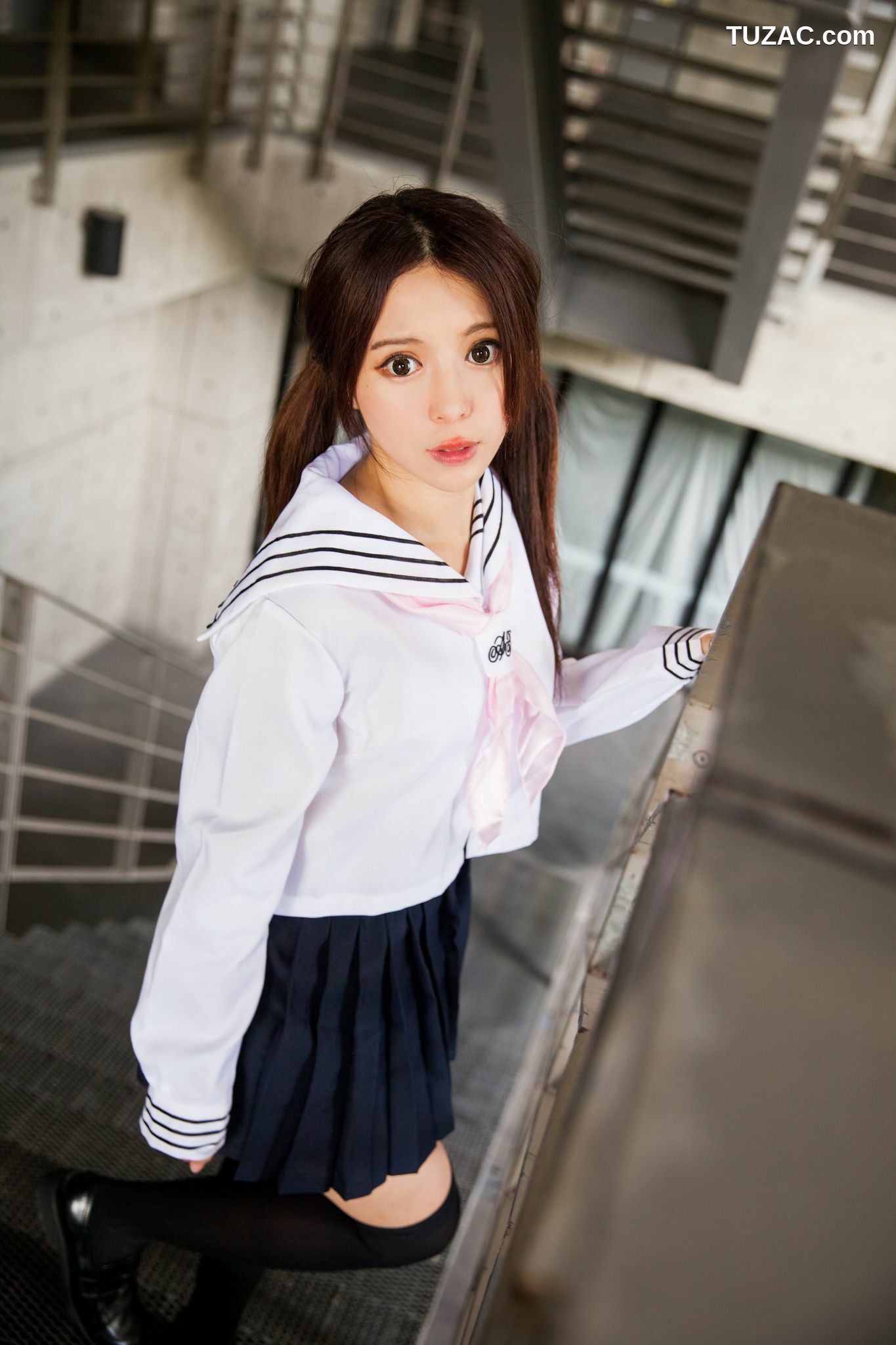 台湾正妹_台湾美女张齐郡JULIE《长筒袜校服少女》写真集