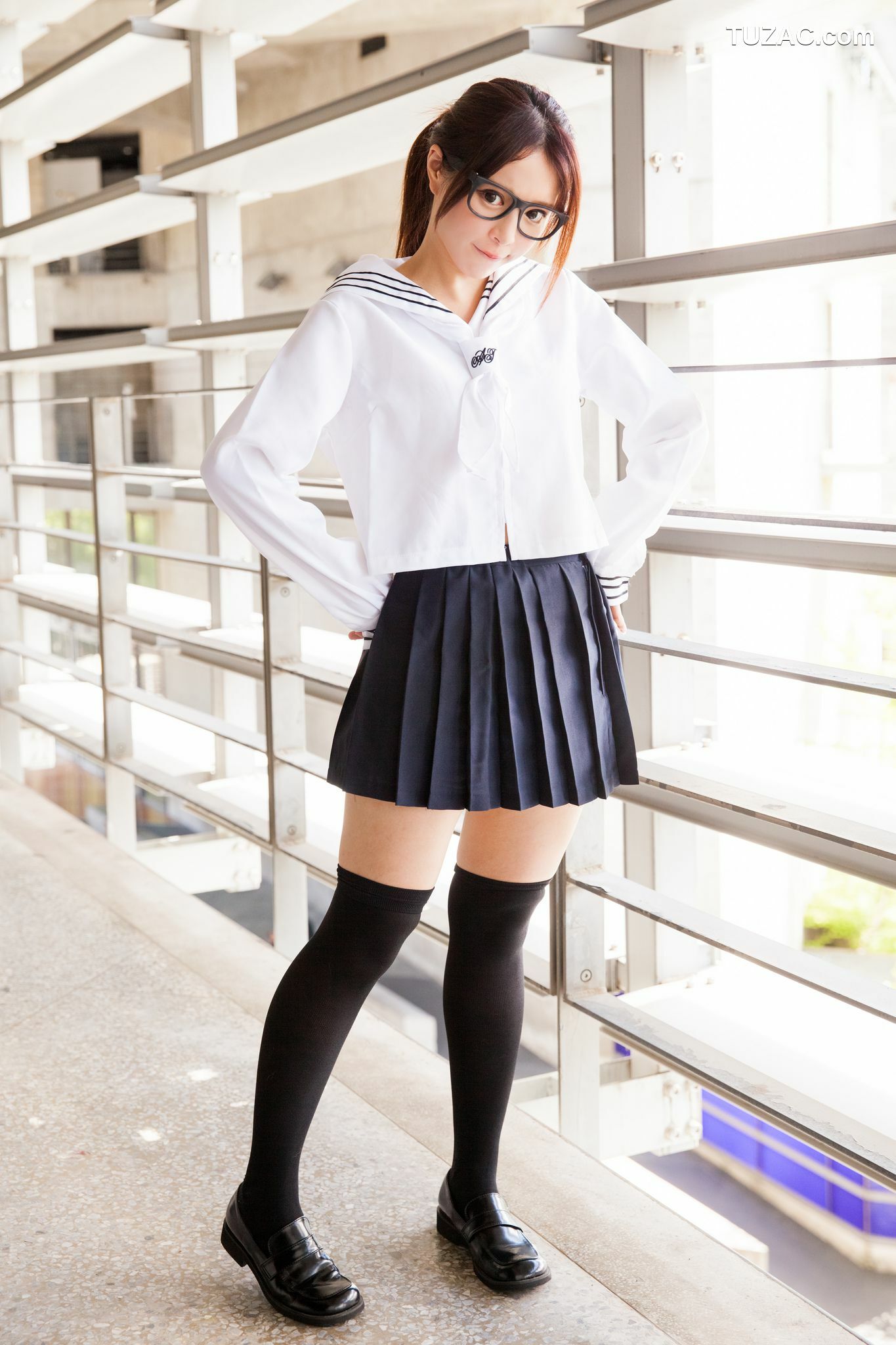 台湾正妹_台湾美女张齐郡JULIE《长筒袜校服少女》写真集