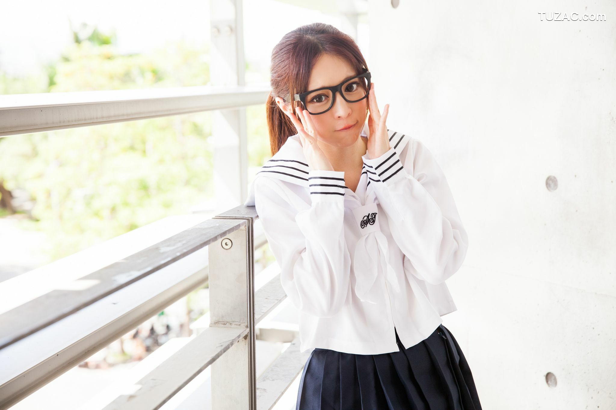 台湾正妹_台湾美女张齐郡JULIE《长筒袜校服少女》写真集