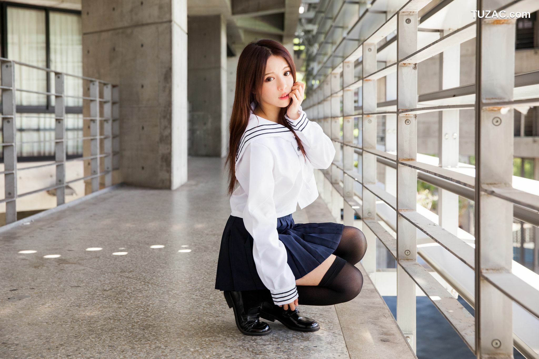 台湾正妹_台湾美女张齐郡JULIE《长筒袜校服少女》写真集