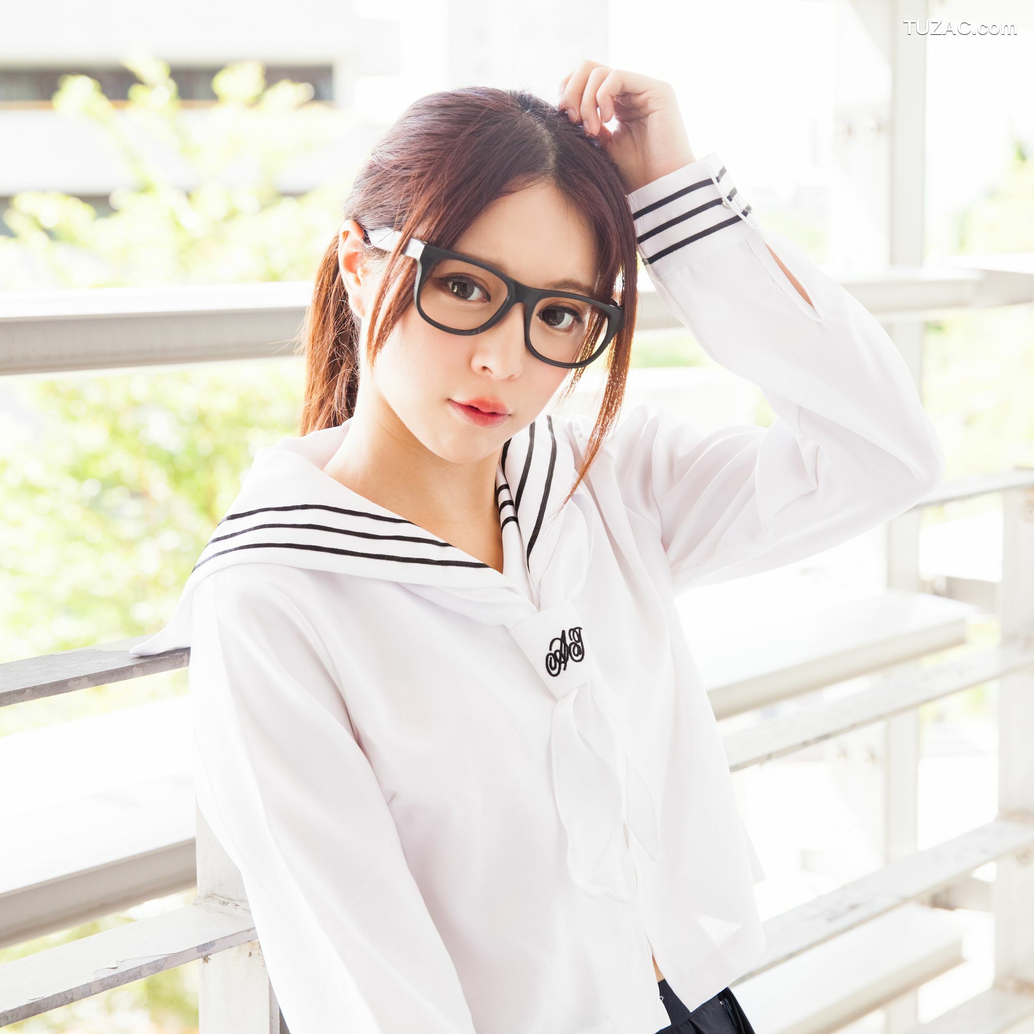 台湾正妹_台湾美女张齐郡JULIE《长筒袜校服少女》写真集