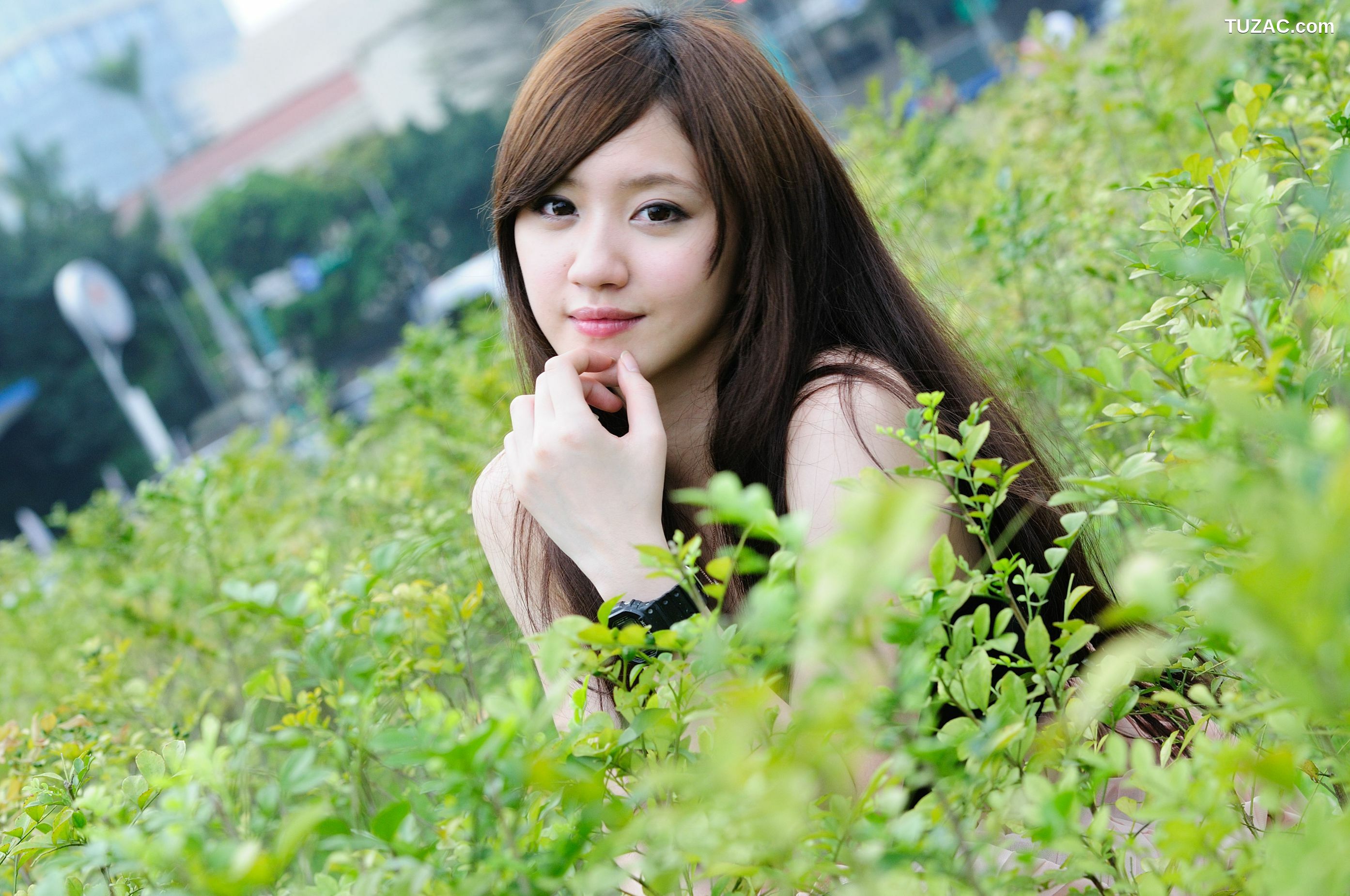 台湾正妹_台湾美少女小雅《黑丝正妹街拍》写真集