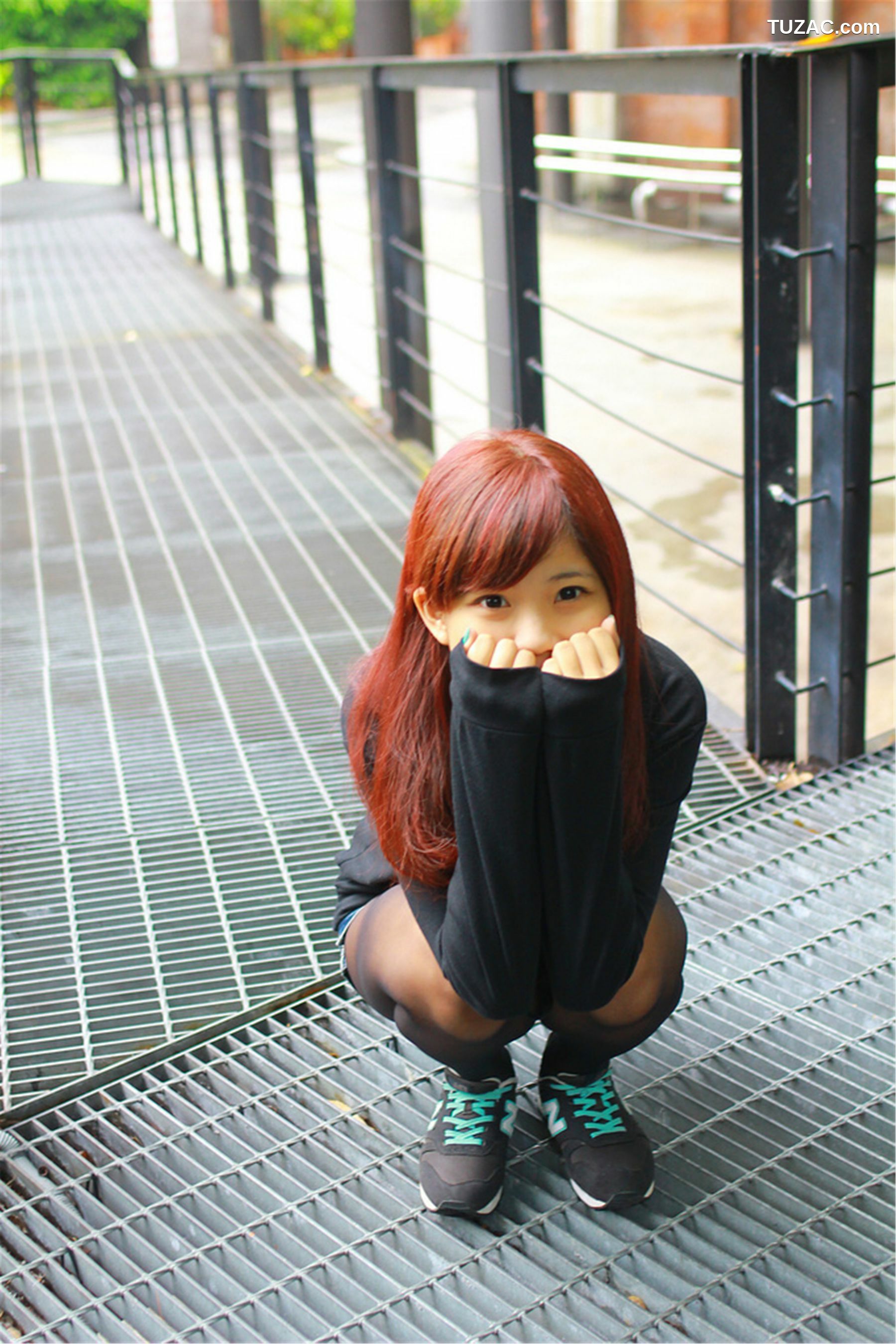 台湾正妹_台湾美少女小静《電影公園外拍》 写真集