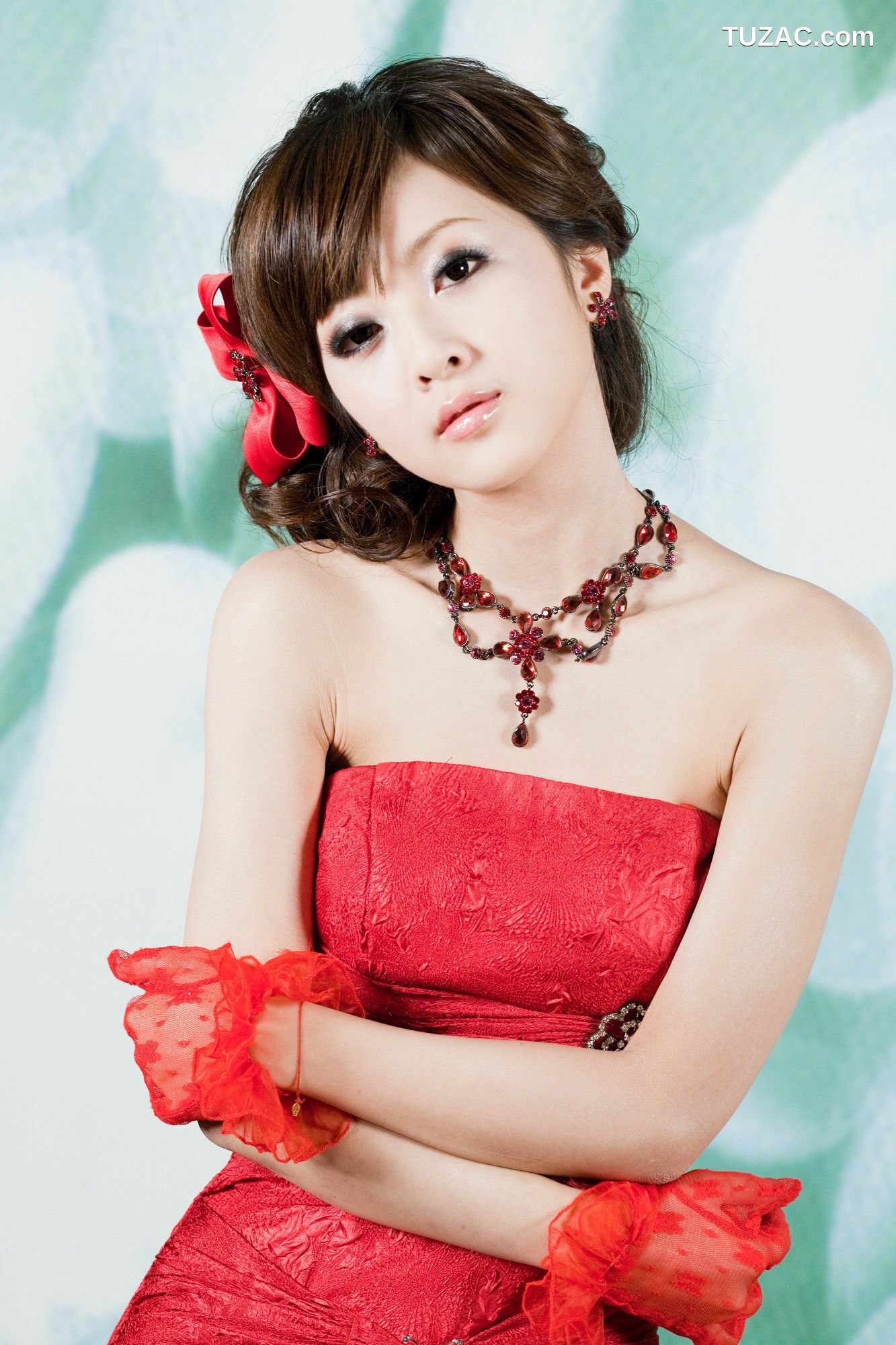 台湾正妹_张允霏/果子MM《創意婚紗潮流風》写真集