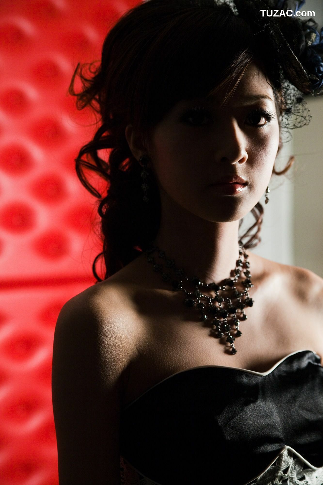 台湾正妹_张允霏/果子MM《創意婚紗潮流風》写真集