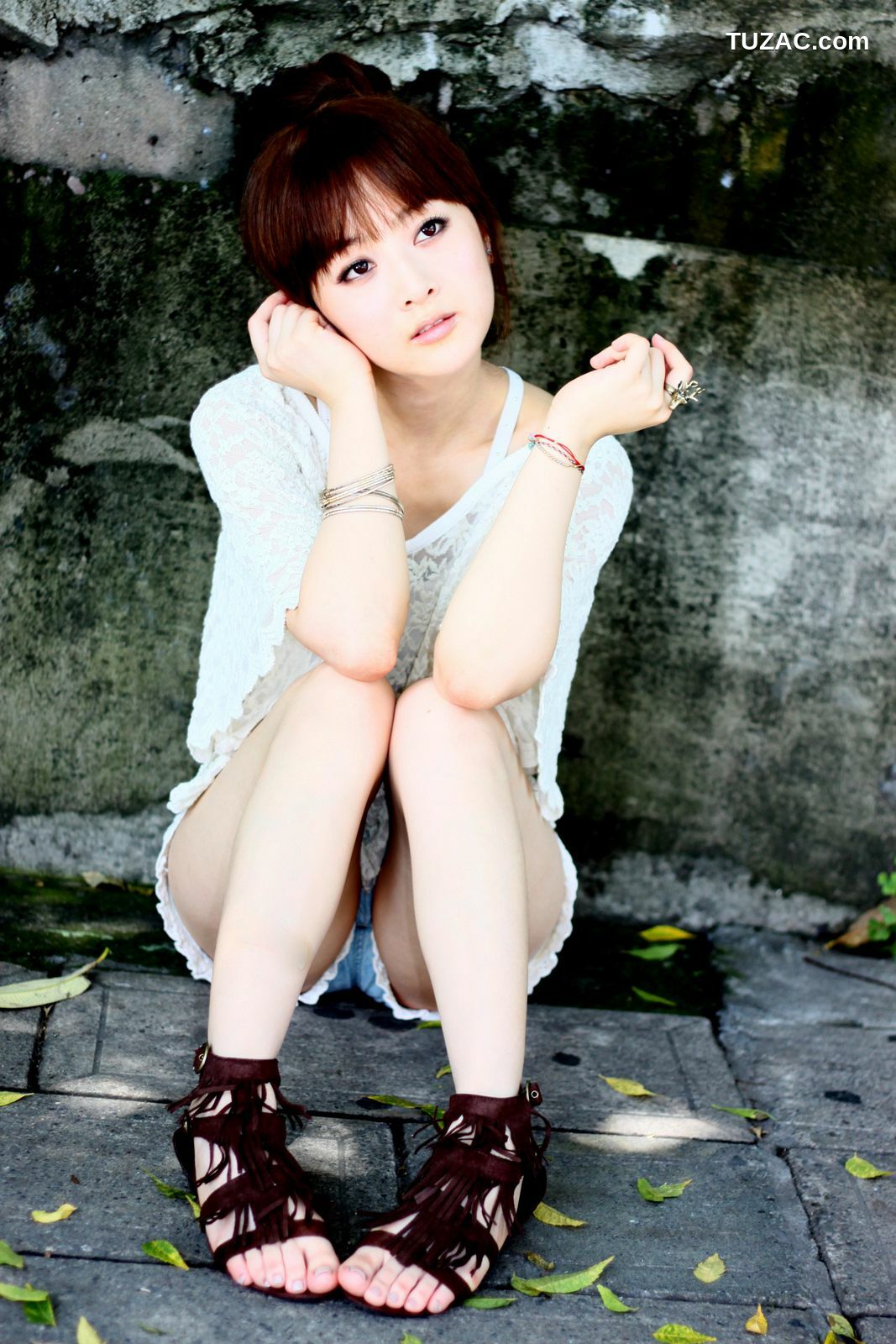 台湾正妹_果子MM/张允霏《士林外拍》写真集