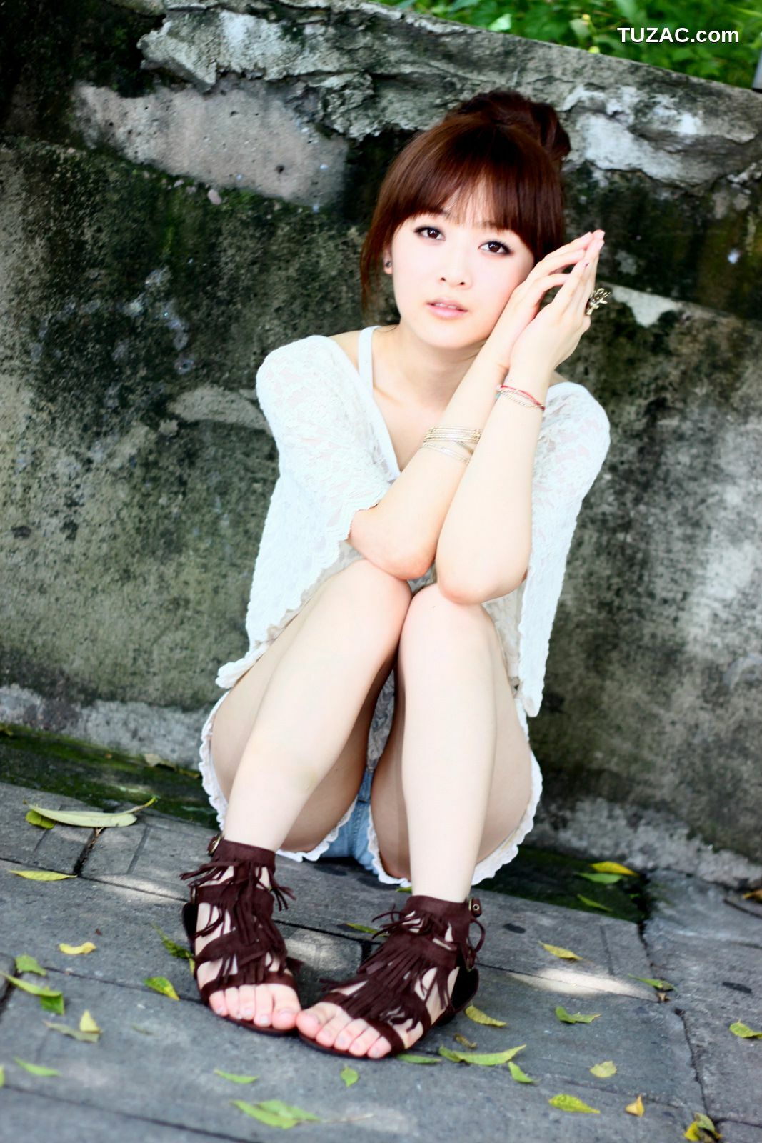 台湾正妹_果子MM/张允霏《士林外拍》写真集