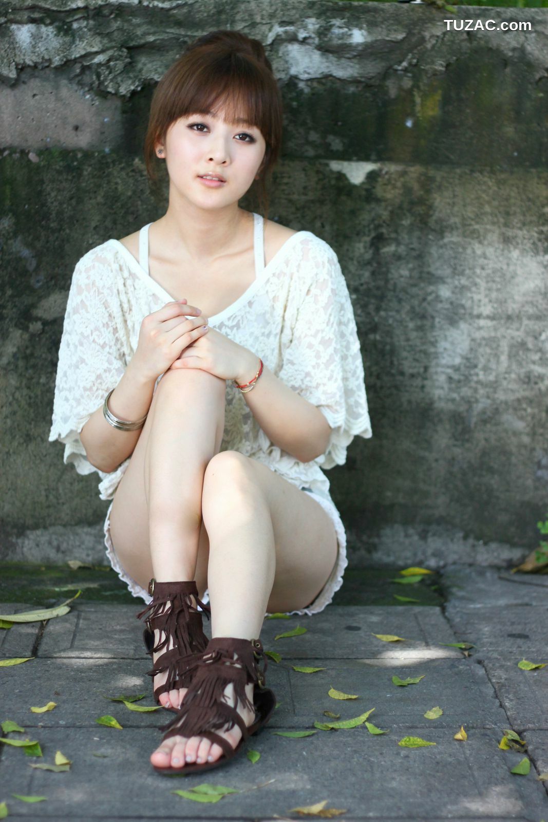 台湾正妹_果子MM/张允霏《士林外拍》写真集