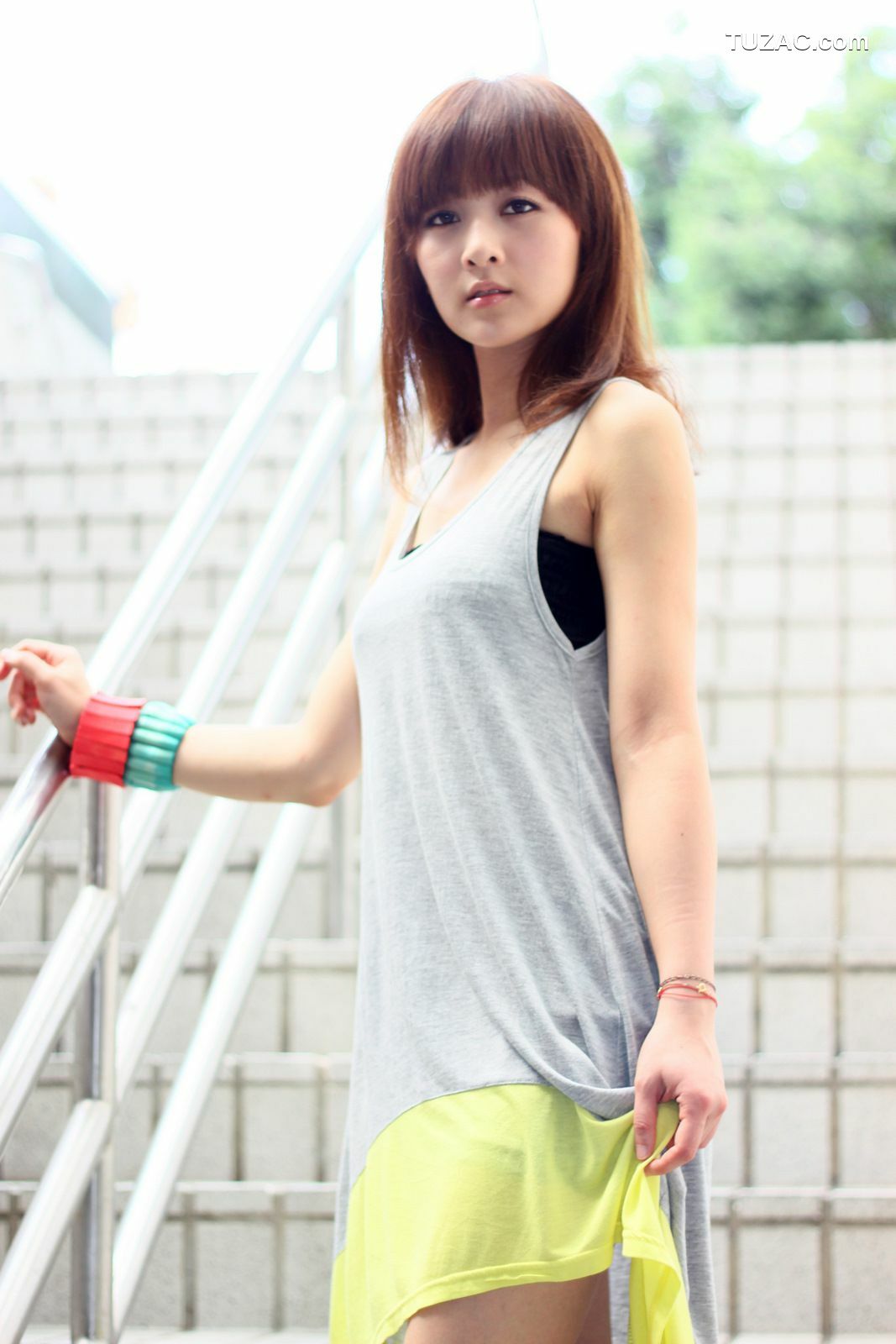 台湾正妹_果子MM/张允霏《士林外拍》写真集