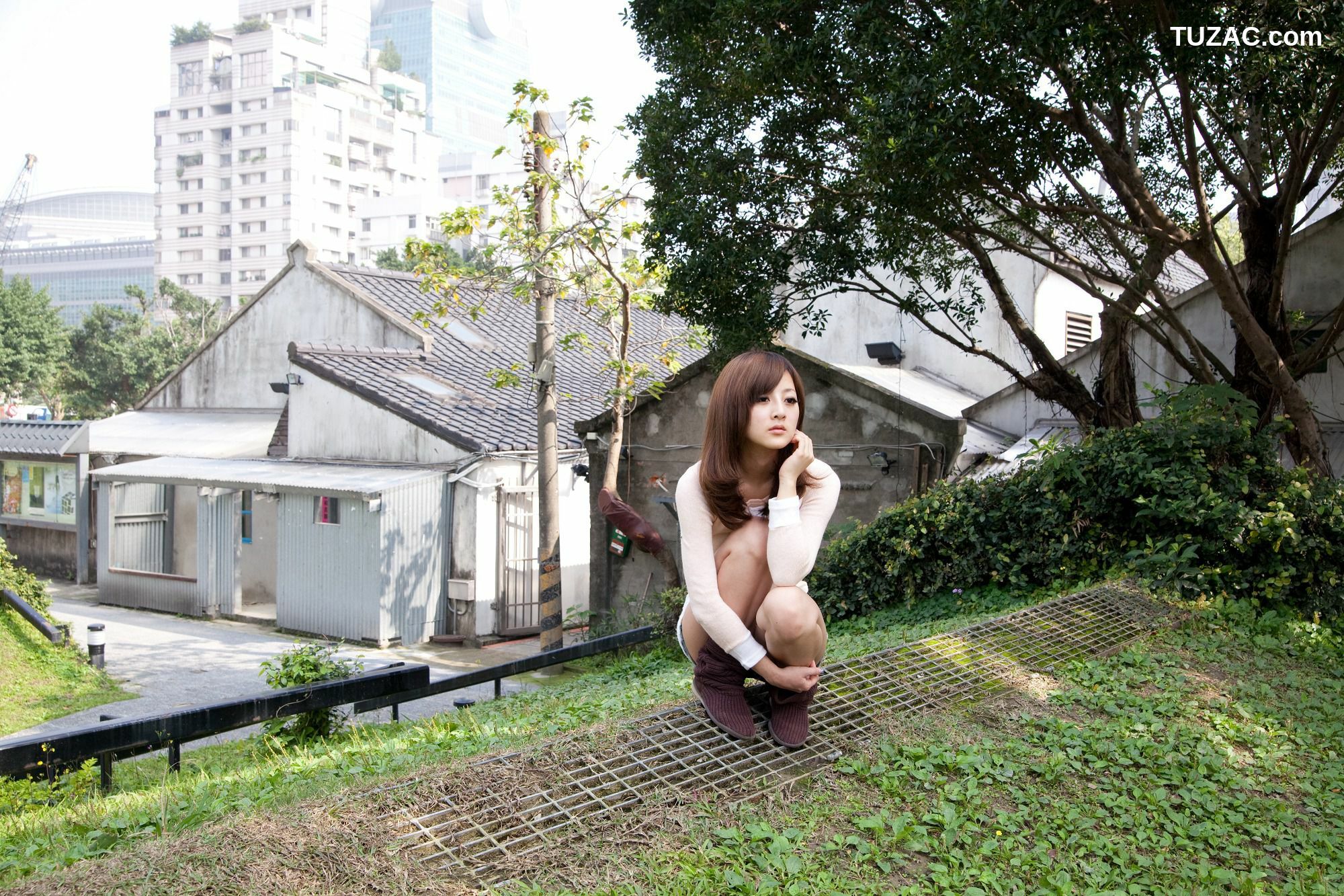 台湾正妹_果子MM/张凯洁《四四南村+大安森林公園外拍》写真集