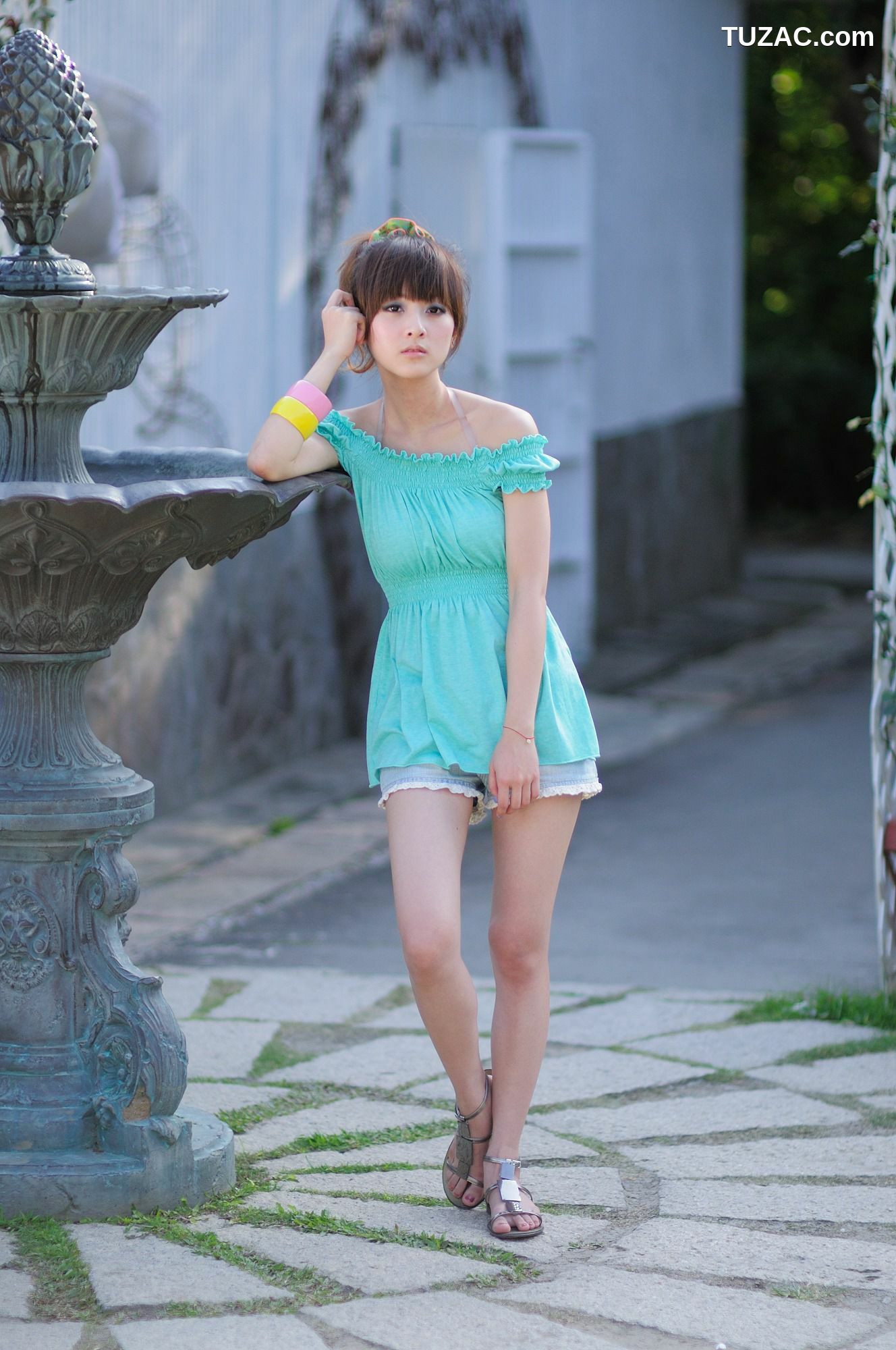台湾正妹_果子MM/张凯洁《士林官邸外拍》第I部 写真集