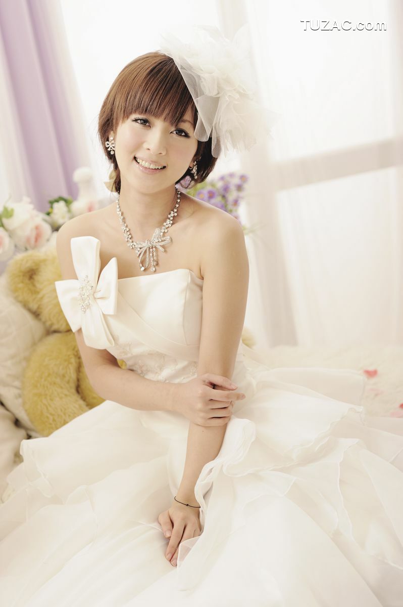 台湾正妹_果子MM/张凯洁《棚拍婚纱》写真集