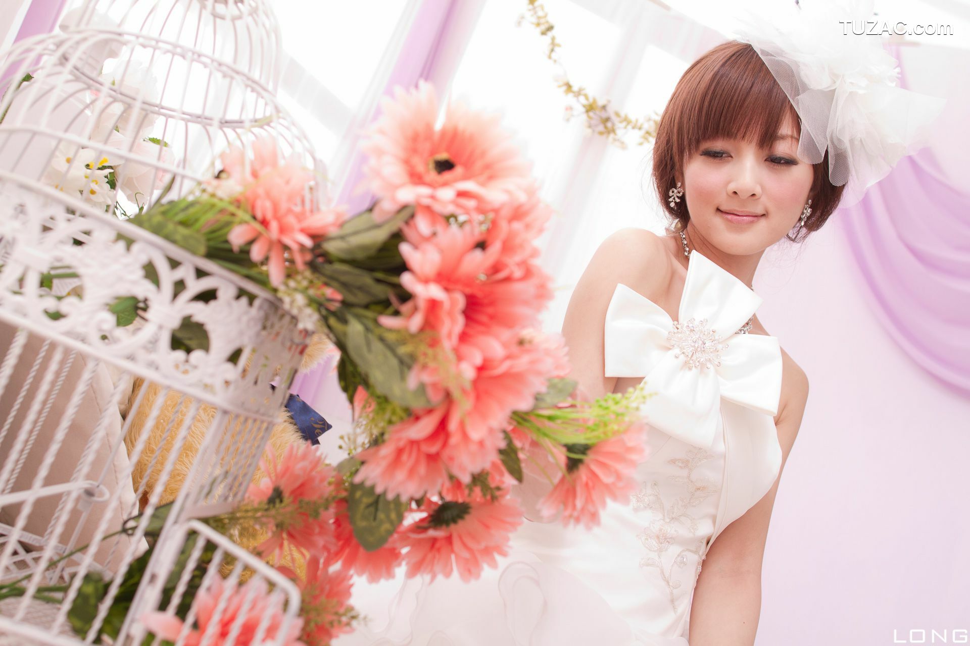 台湾正妹_果子MM/张凯洁《棚拍婚纱》写真集