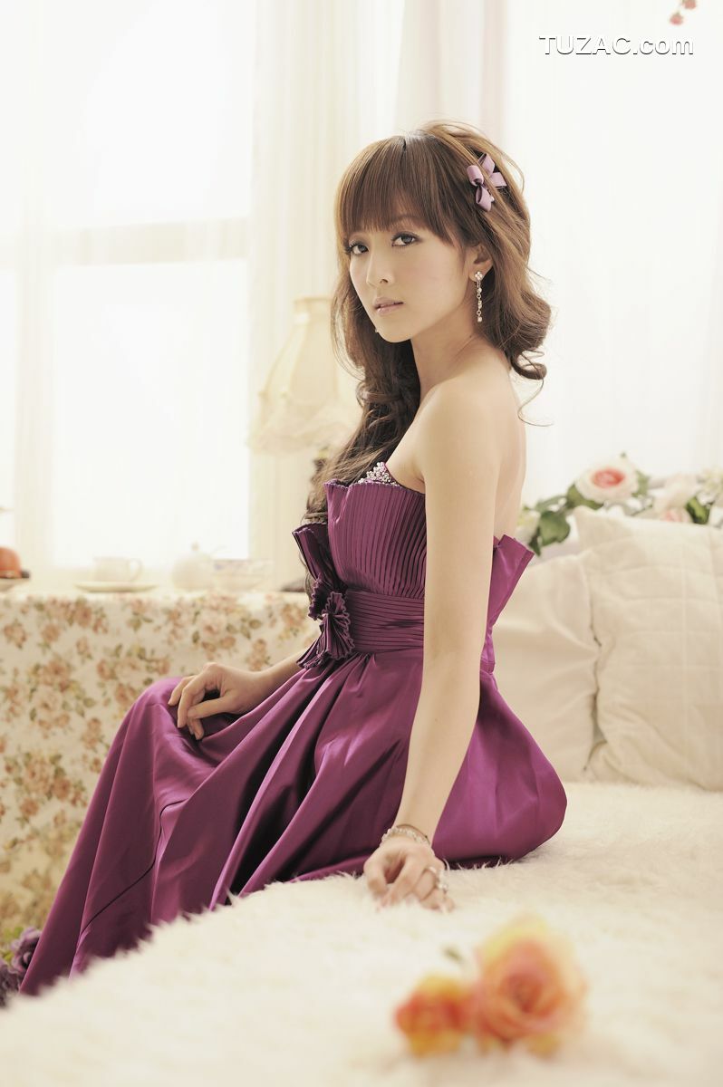 台湾正妹_果子MM/张凯洁《棚拍婚纱》写真集