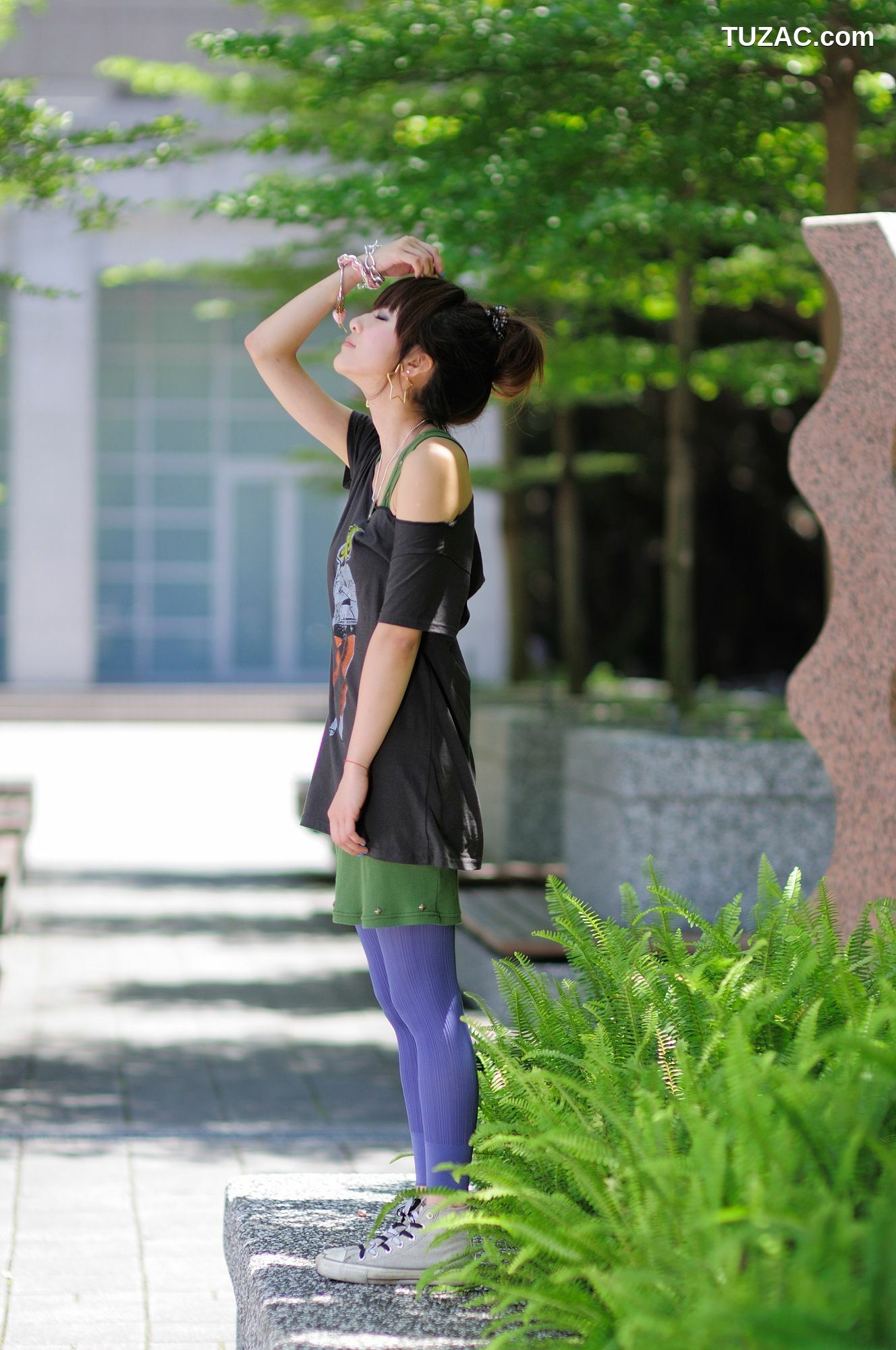 台湾正妹_果子Mikako《台大法商學院外拍》写真集