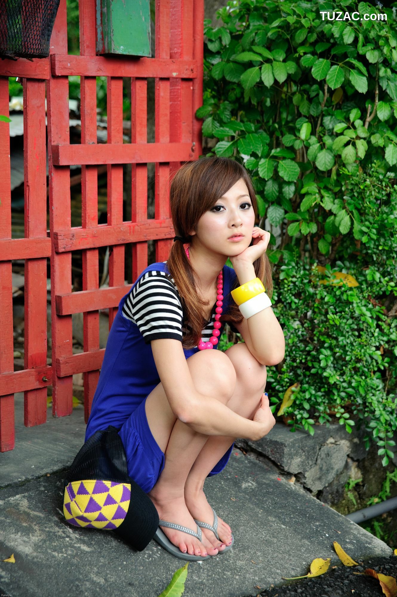 台湾正妹_果子、小品、兔兔(品果兔)《國光社區外拍》第II部 写真集