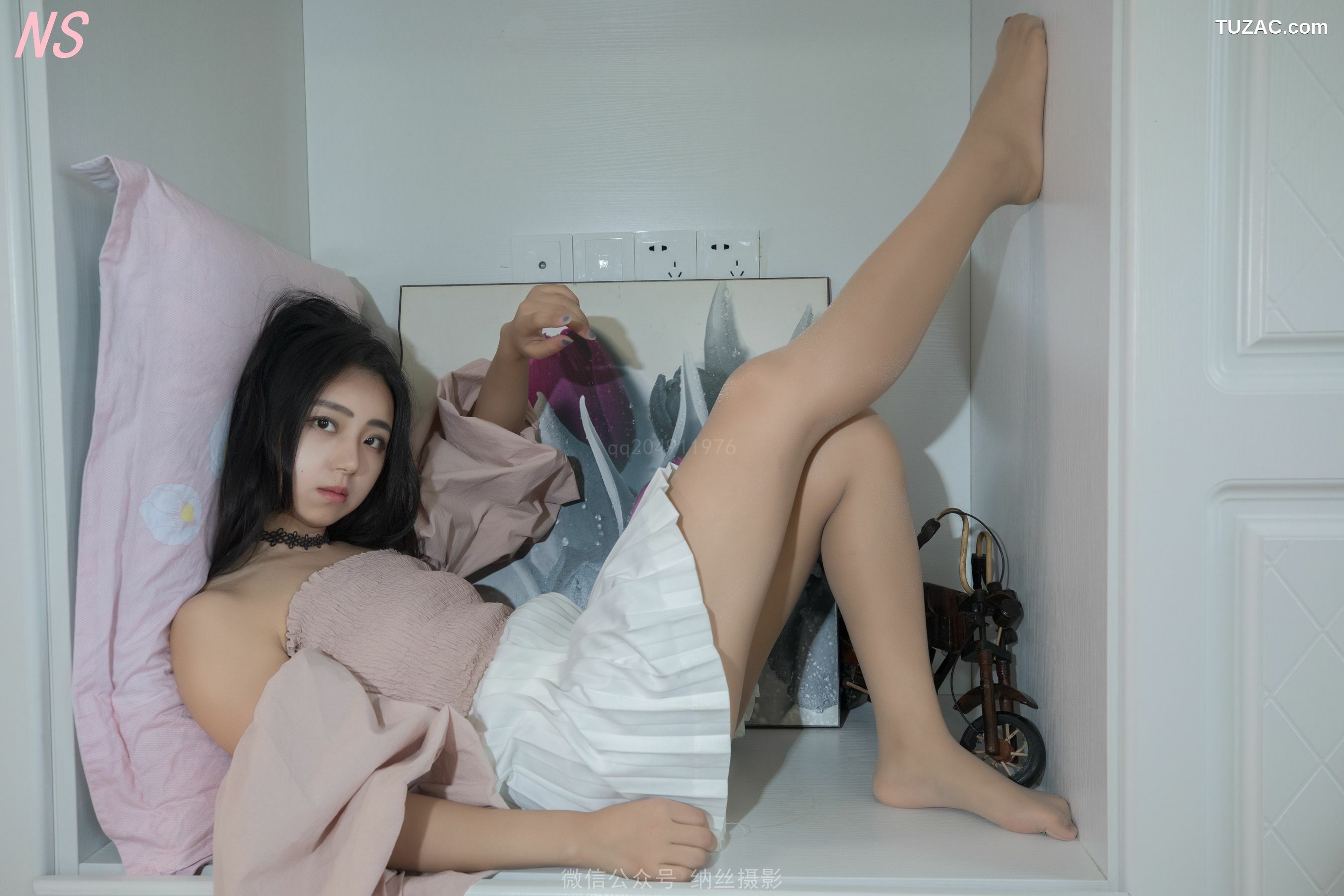 纳丝摄影_李希儿《无缝丝袜》 写真集[95P]