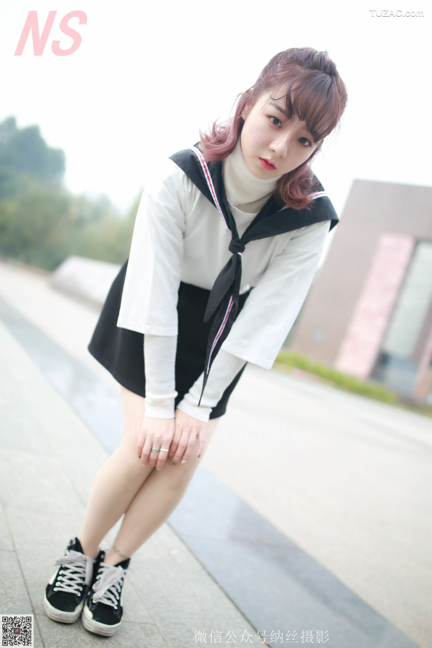 纳丝摄影_然然《大学校园丝袜美足》 NO.100 写真集[111P]