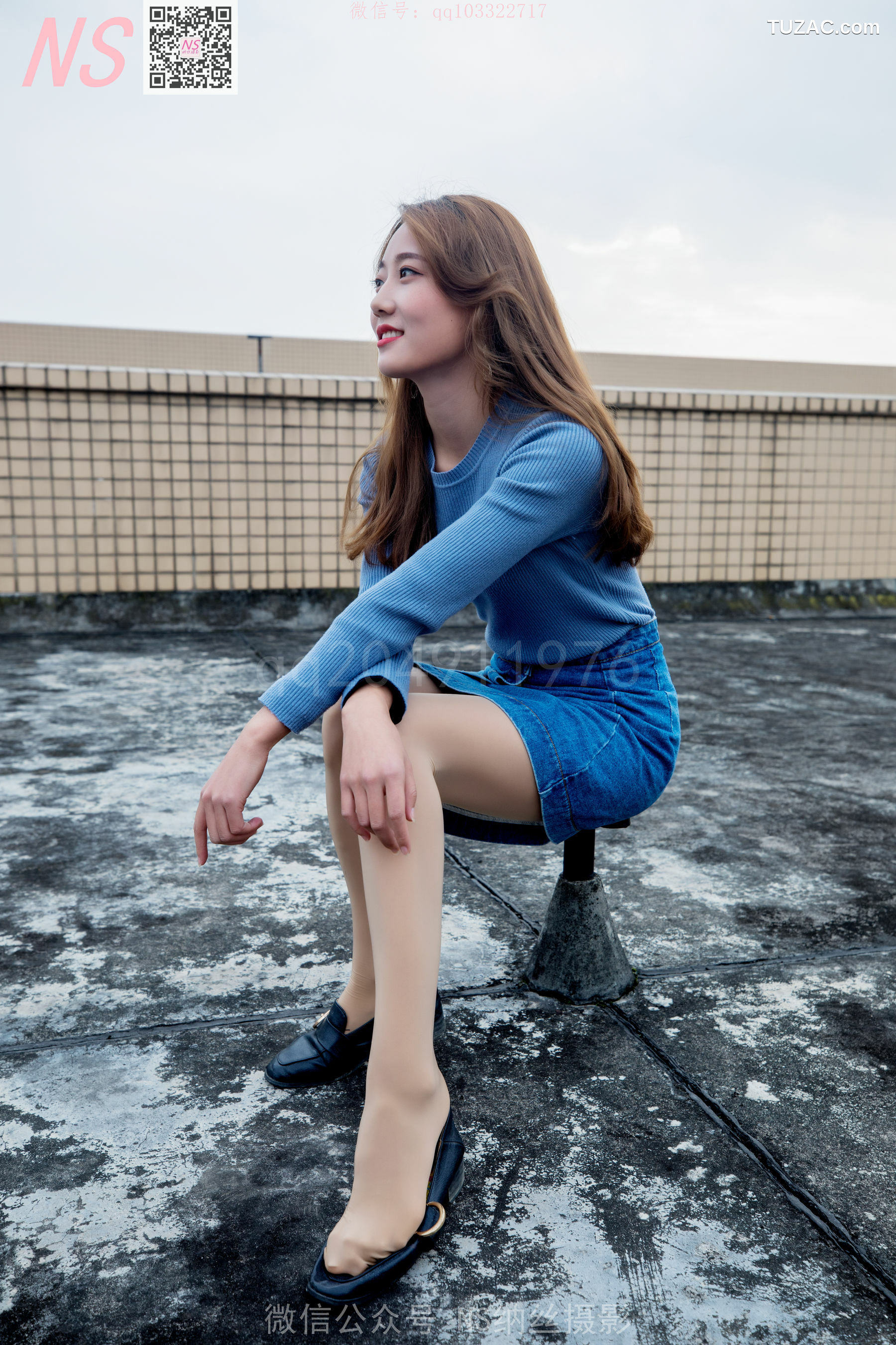 纳丝摄影_舒怡《女神天台肉色丝袜》 写真集[99P]