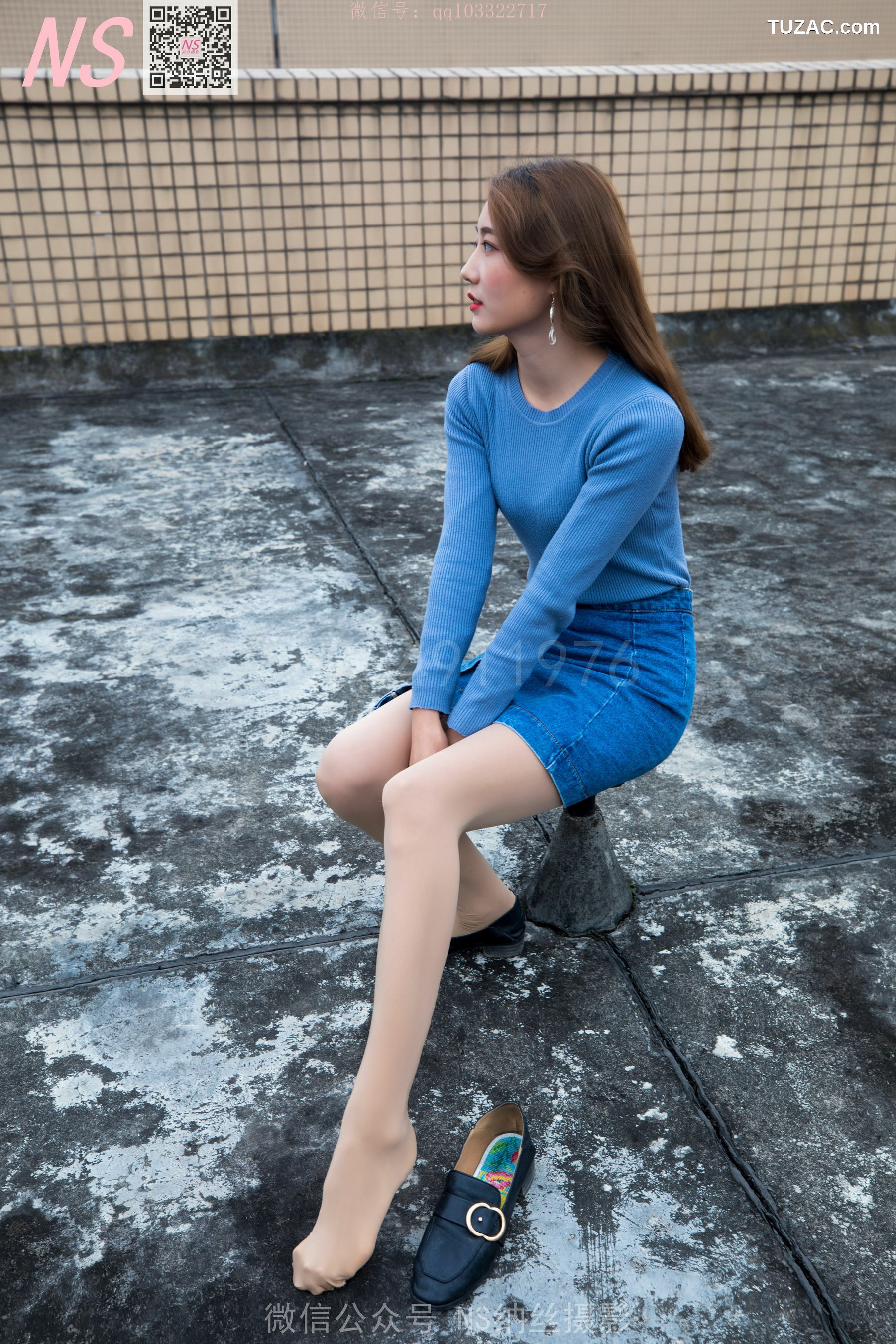 纳丝摄影_舒怡《女神天台肉色丝袜》 写真集[99P]