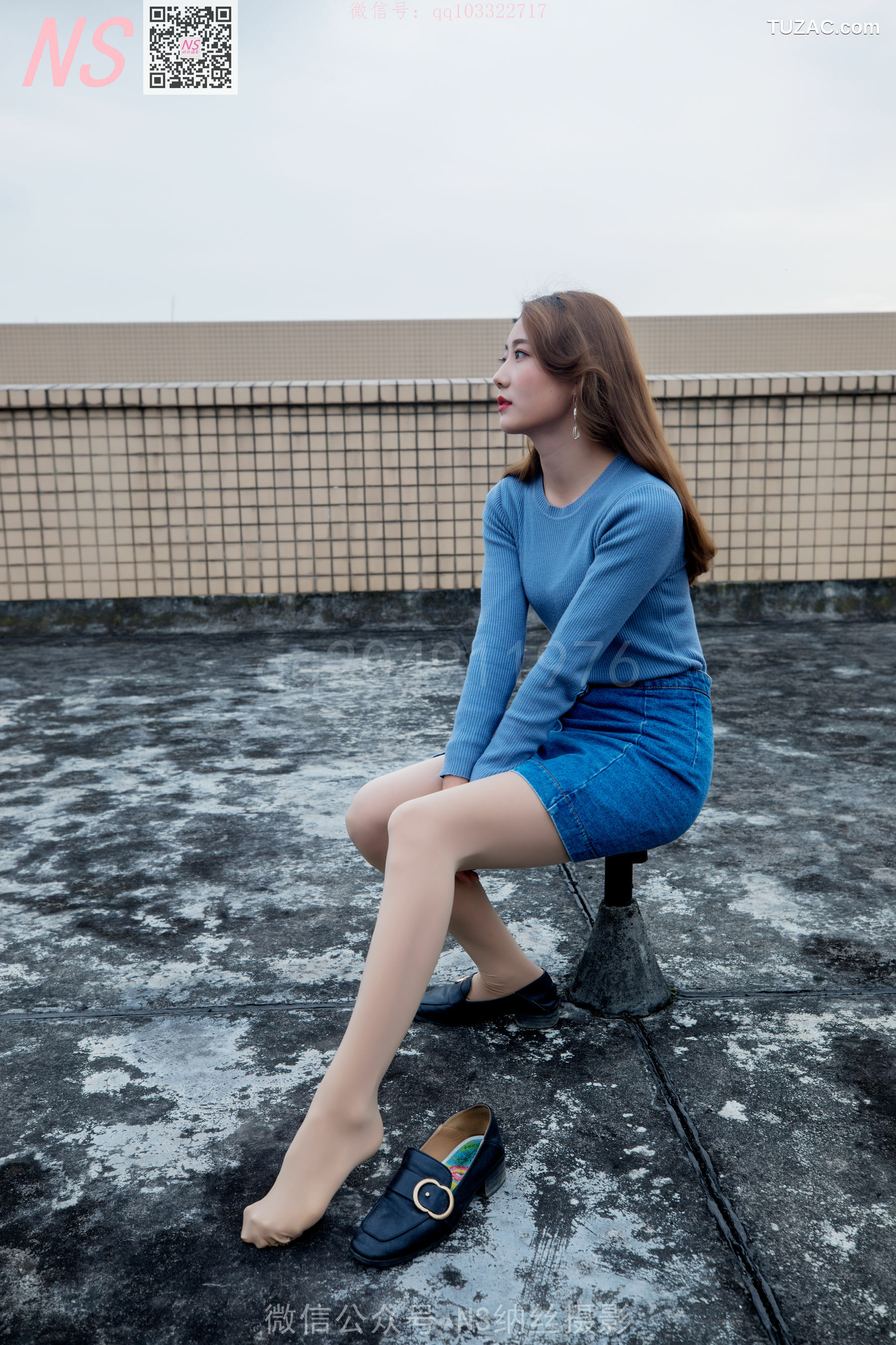 纳丝摄影_舒怡《女神天台肉色丝袜》 写真集[99P]