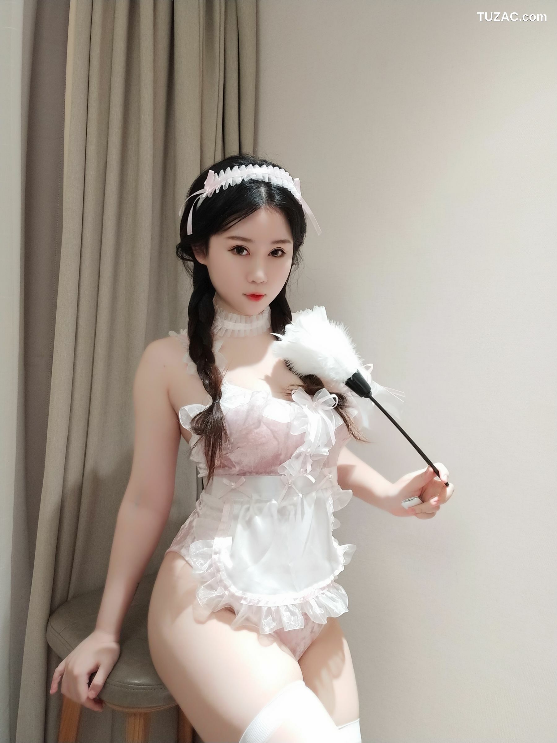 网络美女_ 是依酱呀 - 冬季女友 写真套图[45P]