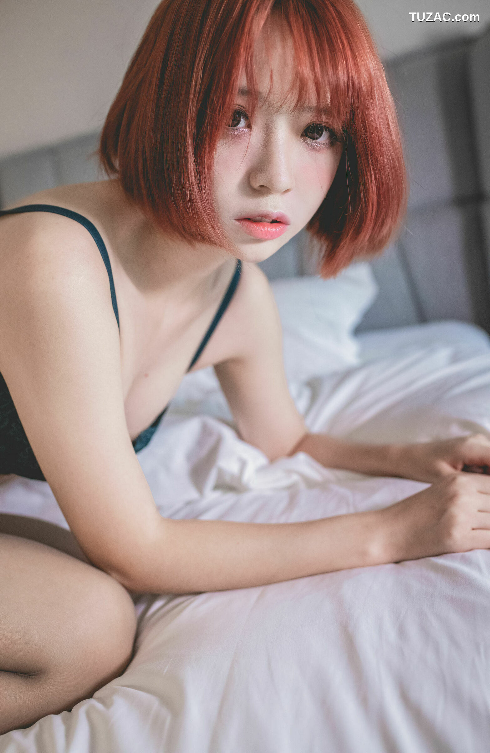 网络美女_ 疯猫ss - OL真爱之肉丝OL[20P]