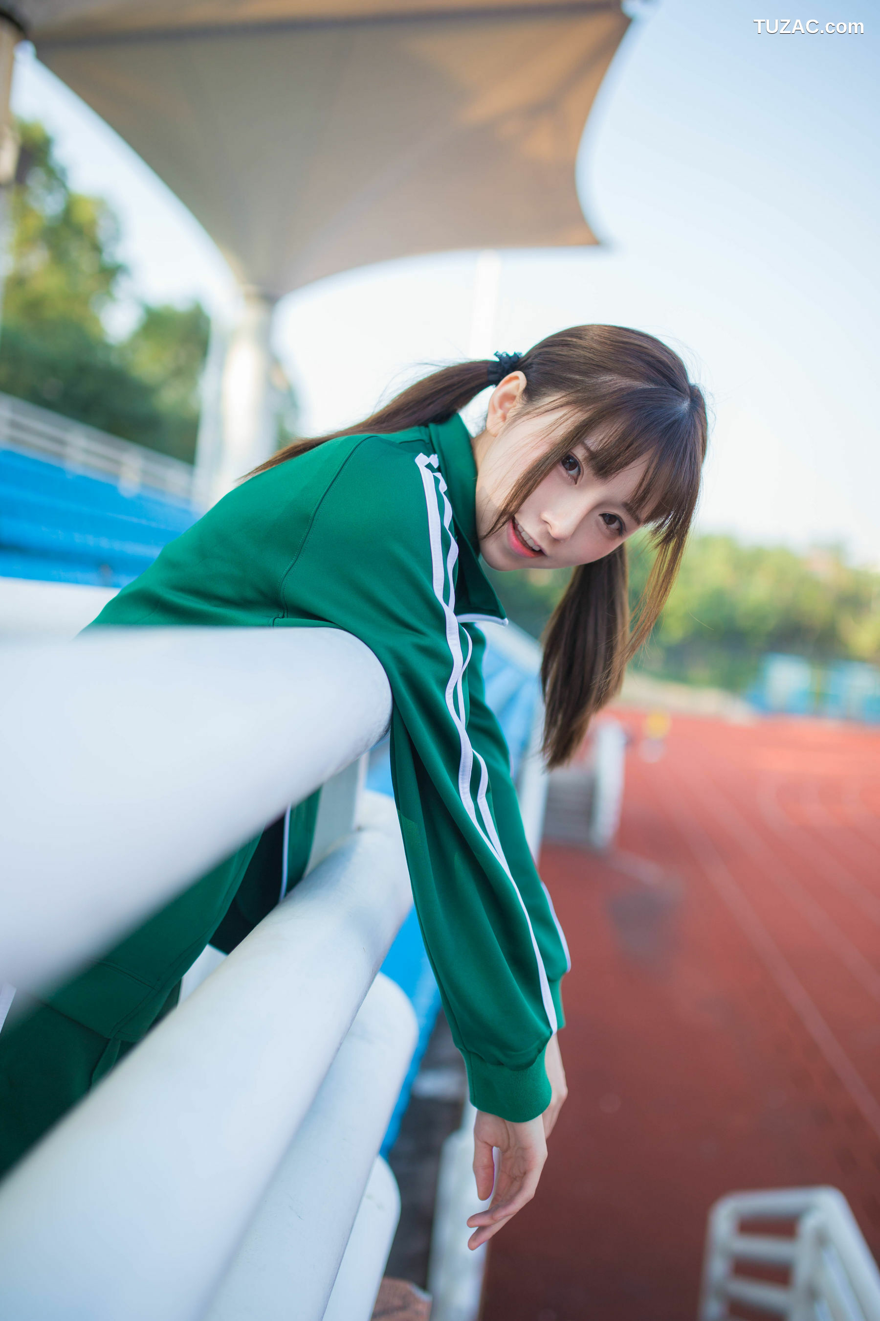 网络美女_Kitaro_绮太郎 《绿色运动服女孩》 写真集