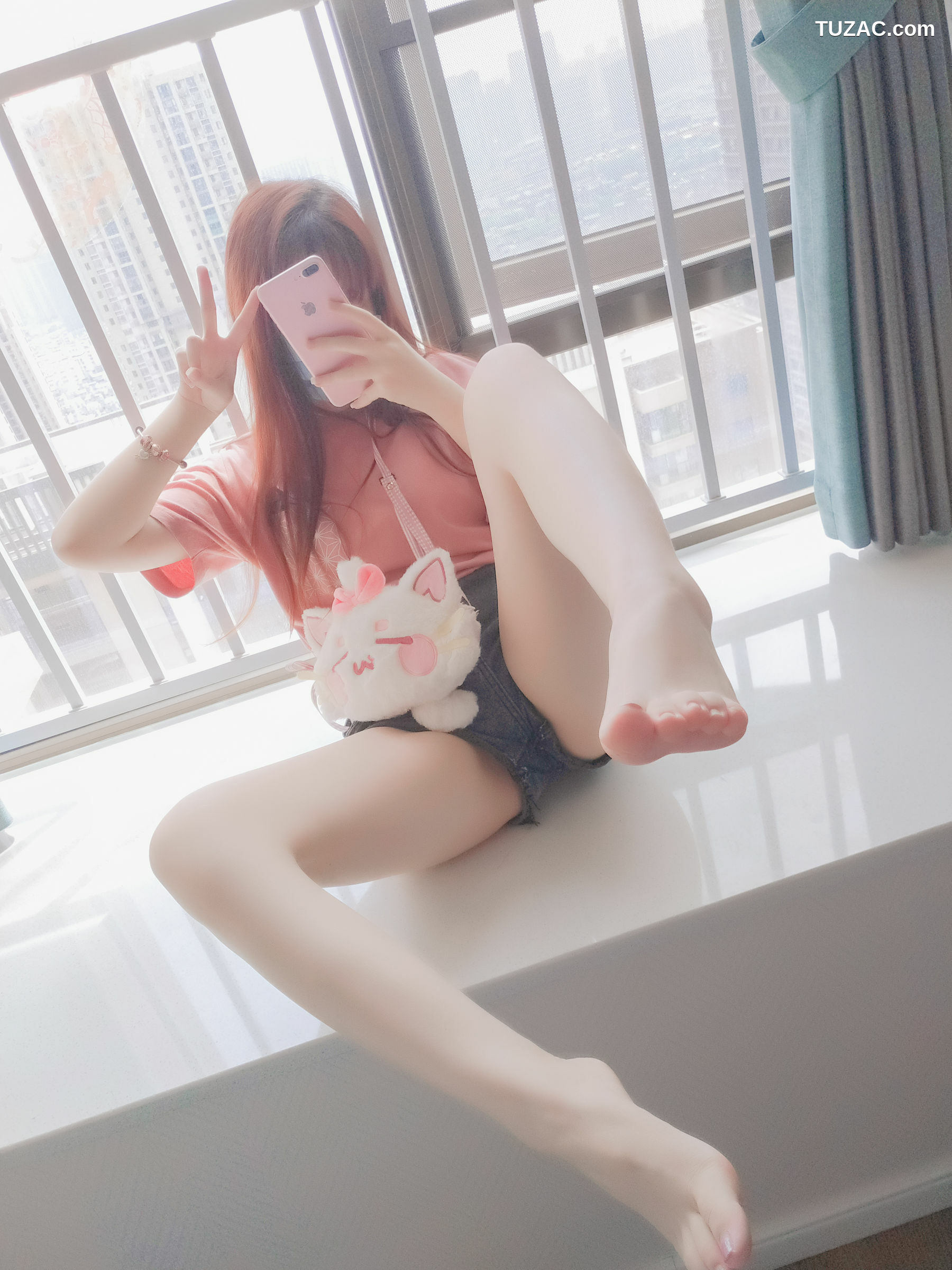 网络美女_动漫博主雪晴Astra - 美腿美足美臀