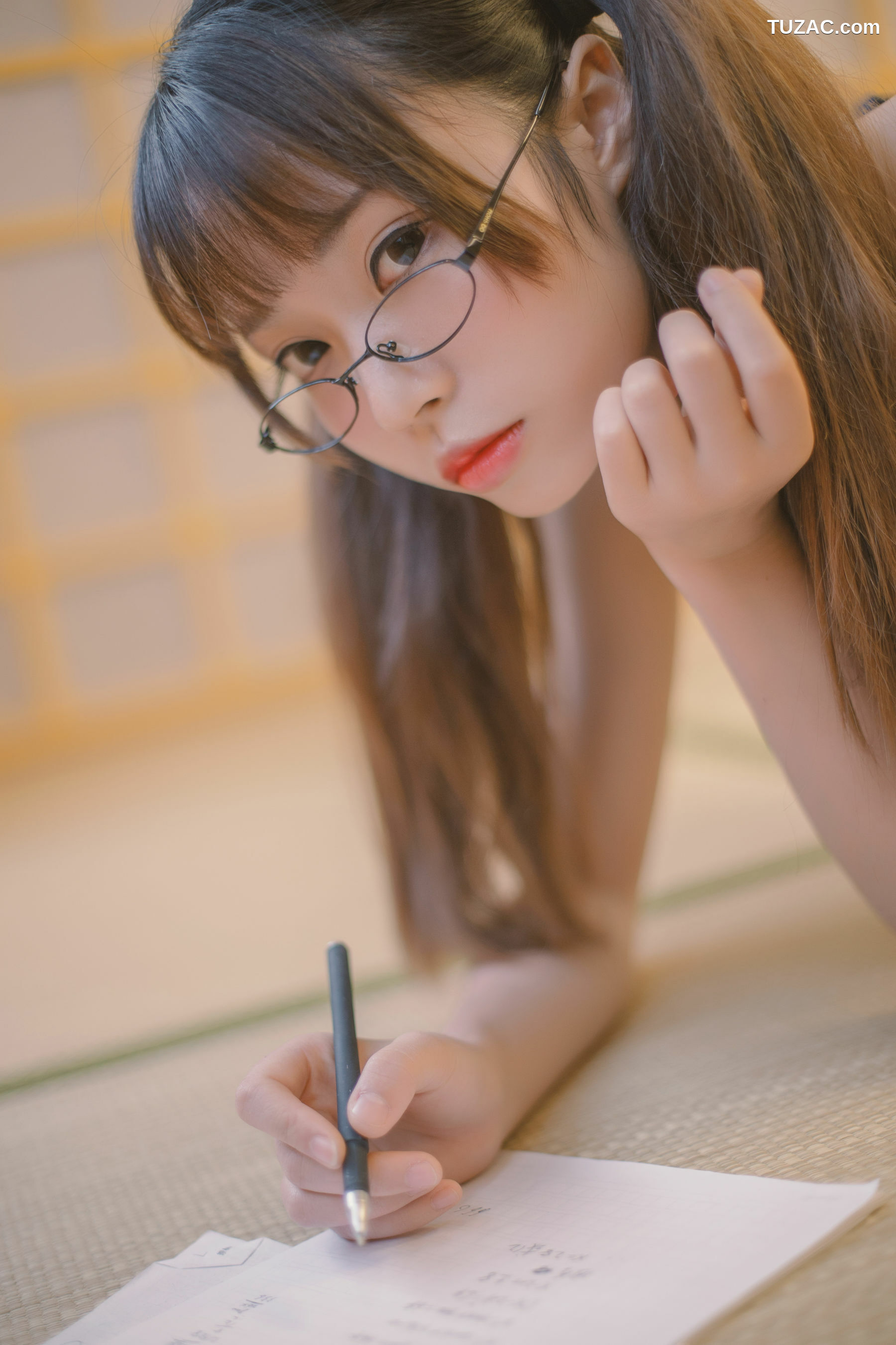 网络美女_白易子教主 《H系》 写真集