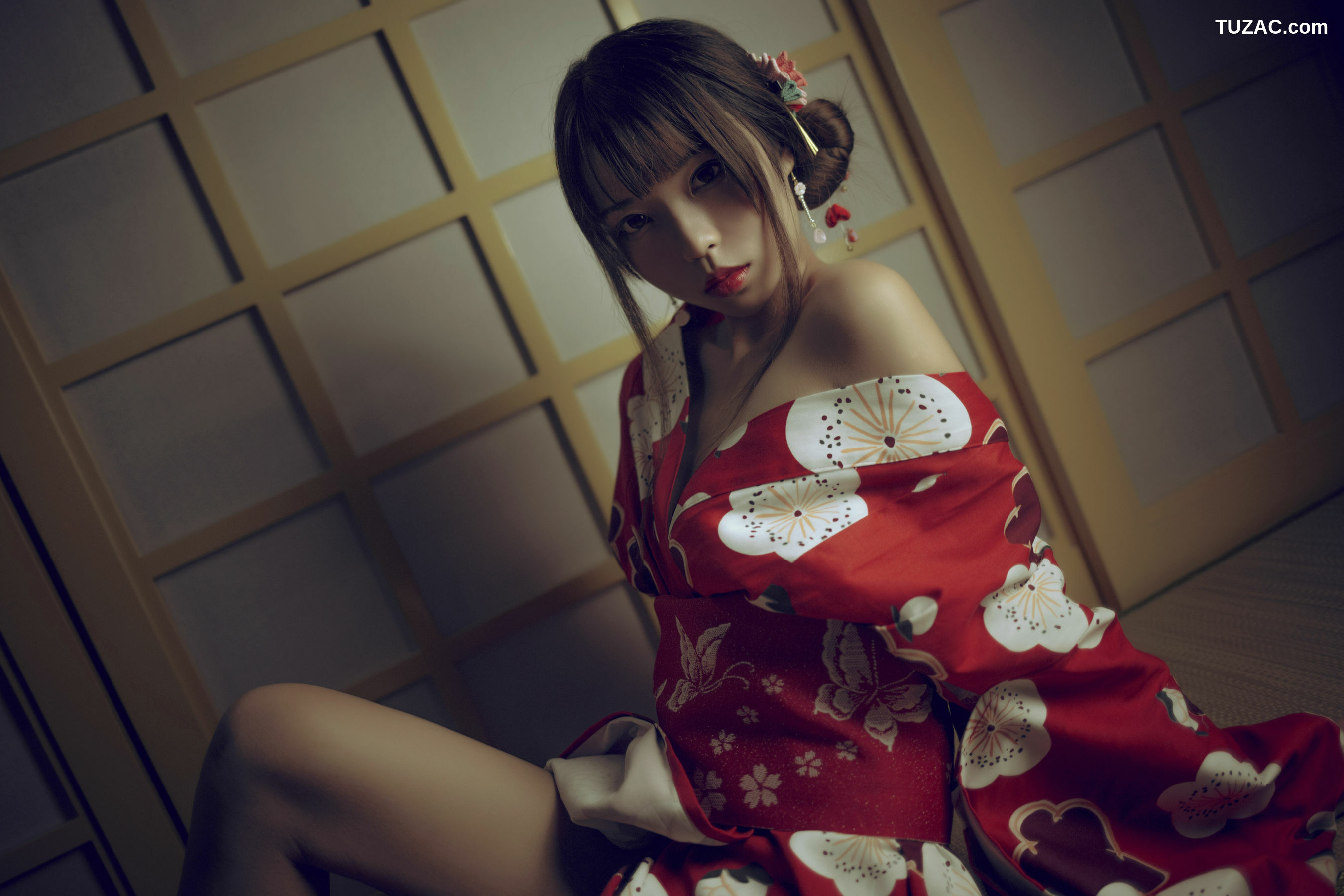 网络美女_白易子教主 《H系》 写真集