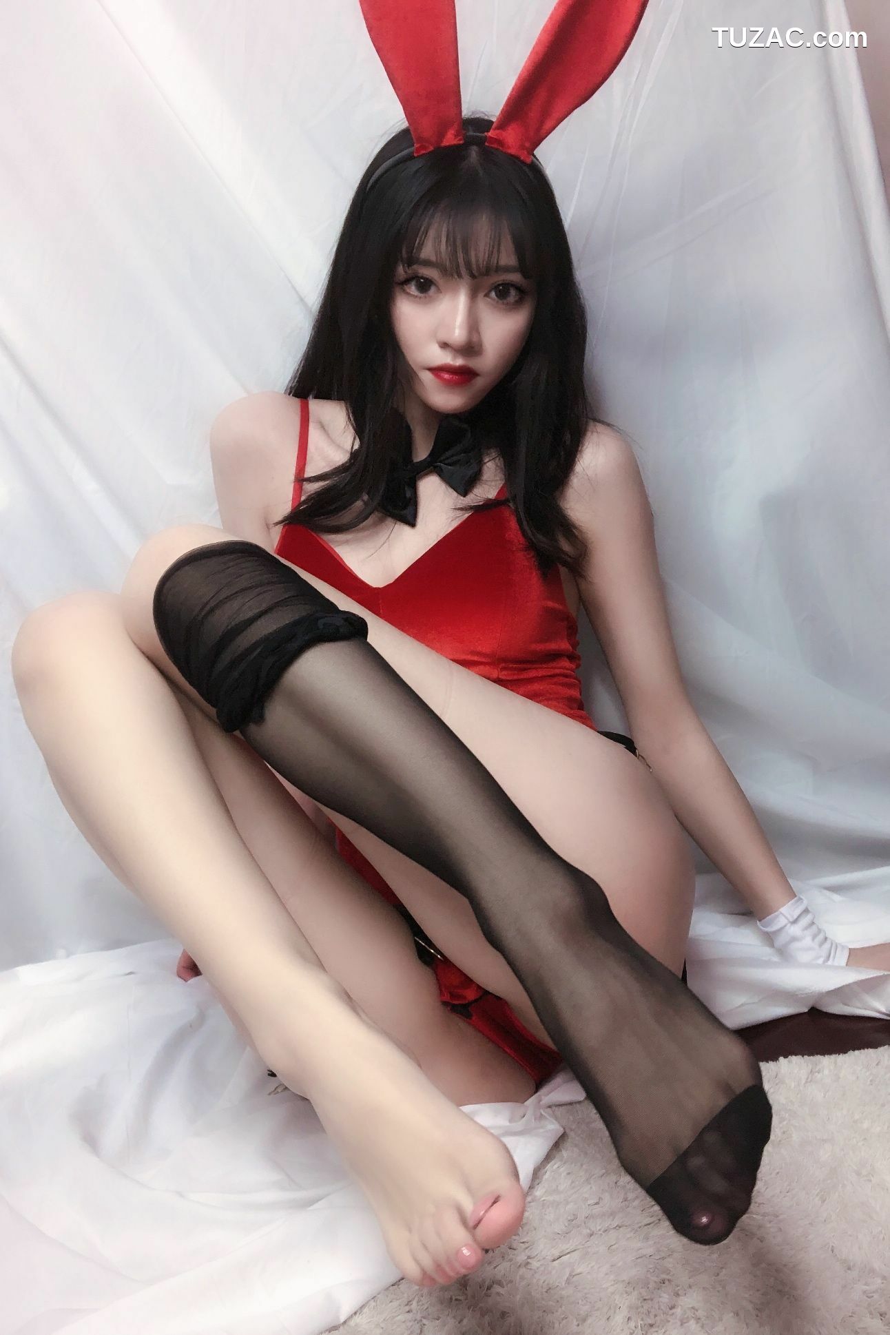 网络美女_銘銘Kizami 《红丝绒兔女郎》 写真集